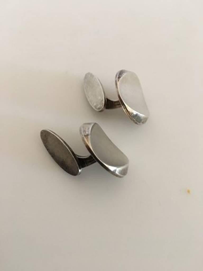 Georg Jensen Sterling Silver Cufflinks No 107. Measures 2 cm / 0 25/32 in. diameter. Combined weight of 17.2 g / 0.61 oz.