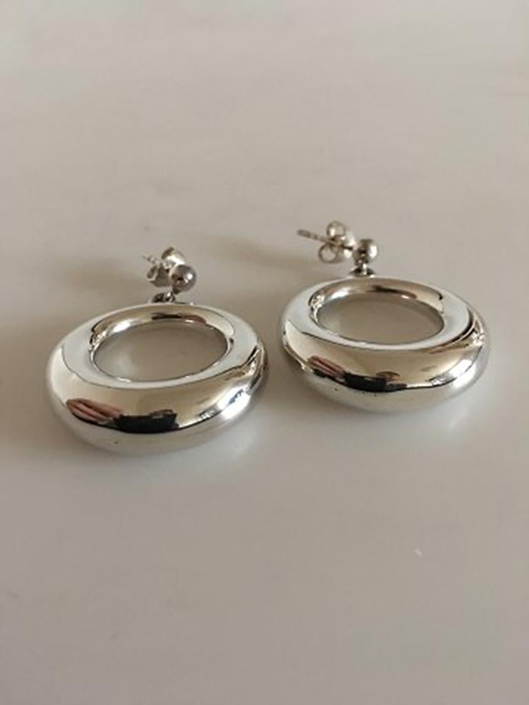 Georg Jensen Sterling Silver Earsticks No 199. Measures 2.5 cm / 0 63/64 in. Combined weight of 12 g / 0.40 oz. From after 1945.