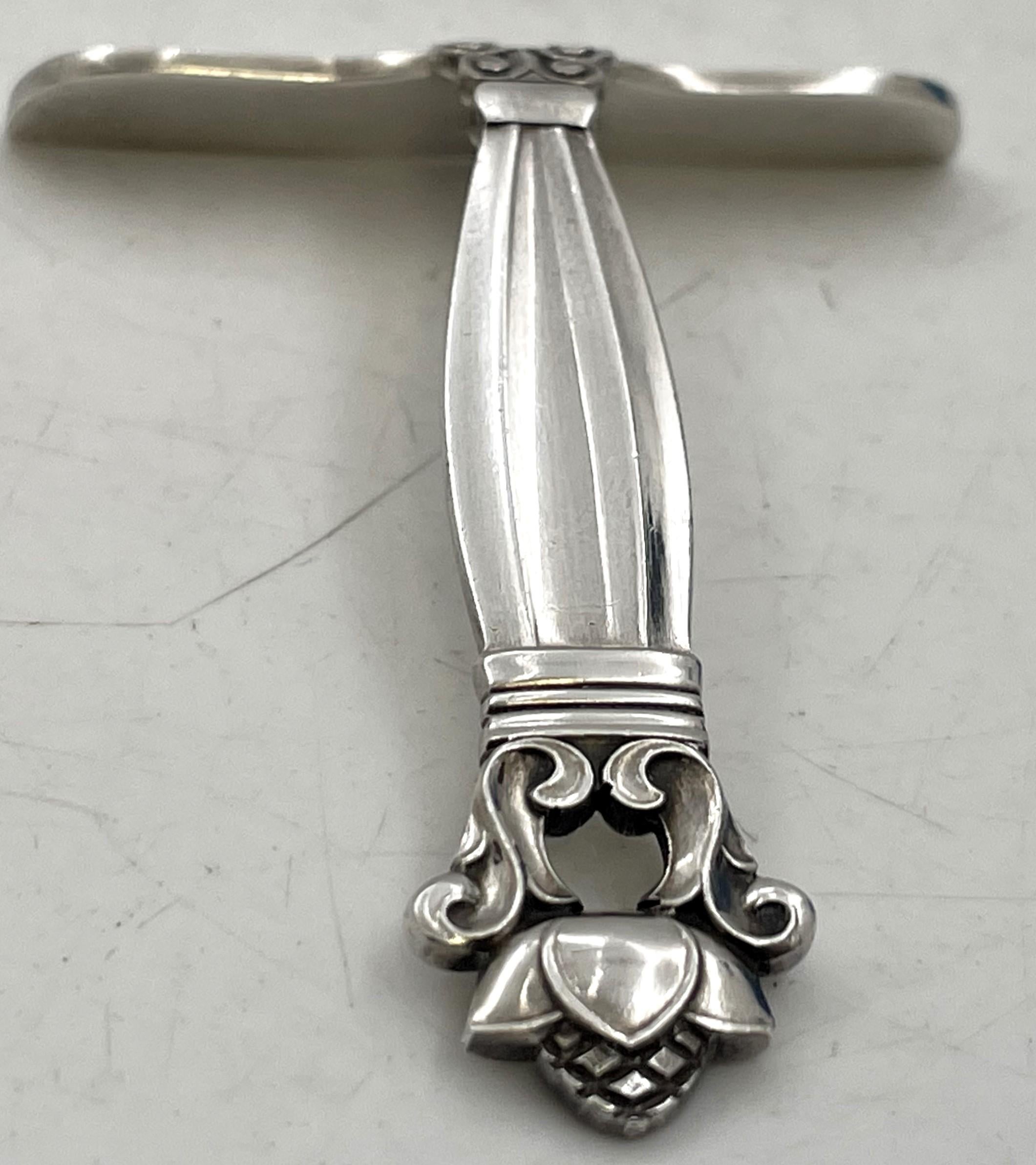 Empujador de alimentos Georg Jensen de plata de ley con motivo de bellota Danés en venta