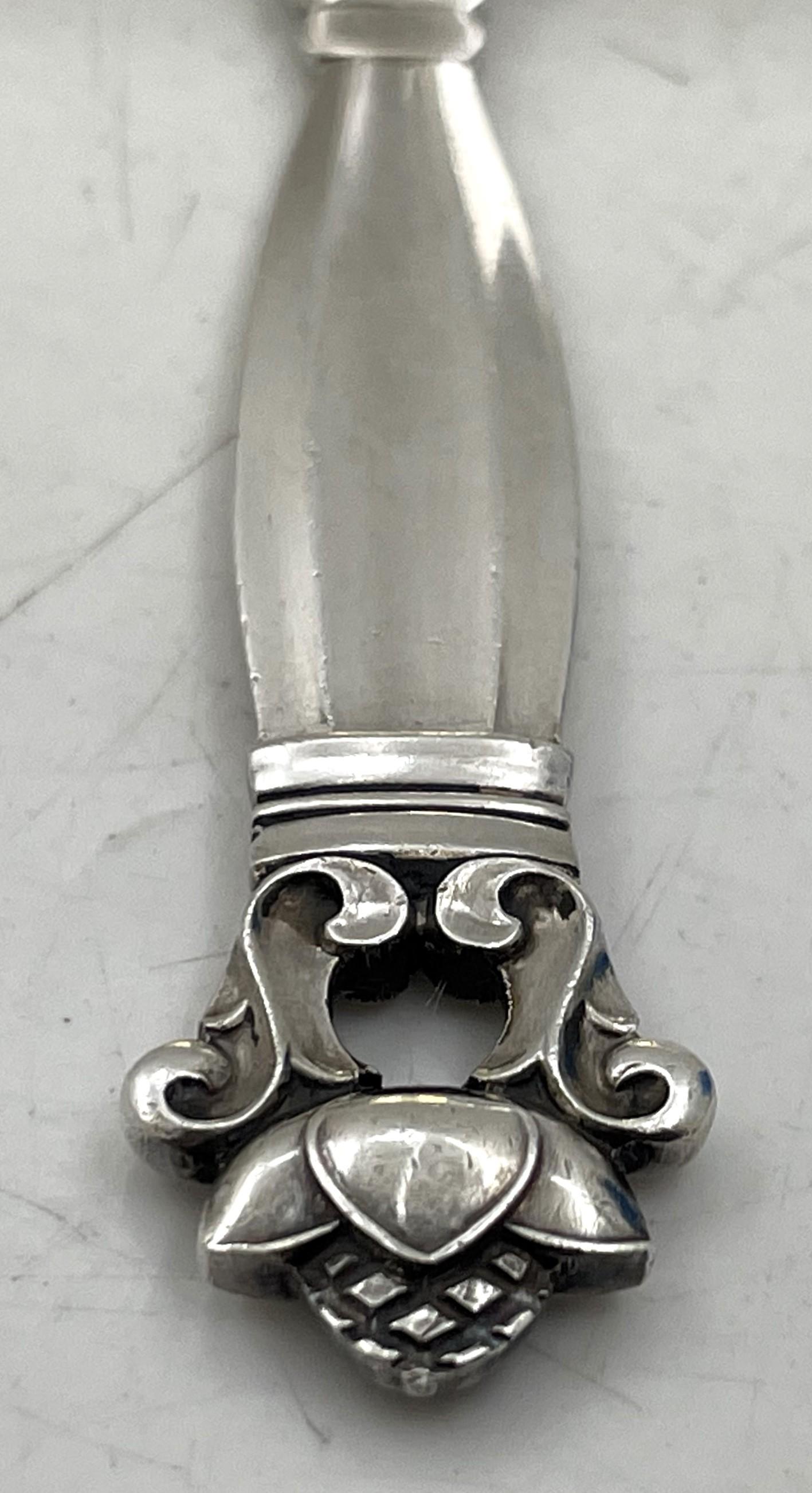 Empujador de alimentos Georg Jensen de plata de ley con motivo de bellota en Bueno estado para la venta en New York, NY