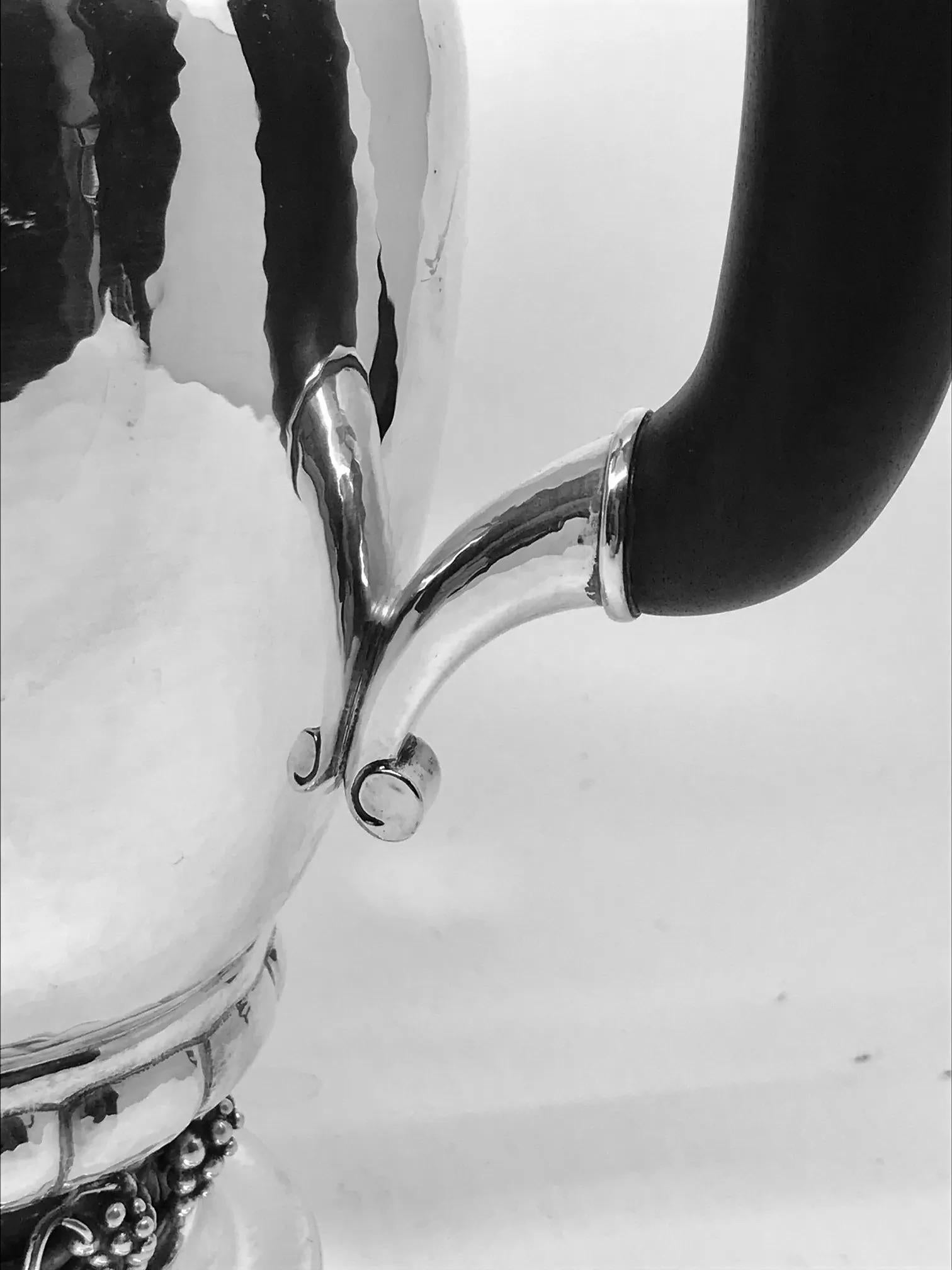 Georg Jensen Jarra de uvas de plata de ley 407b en Excelente estado para la venta en Hellerup, DK