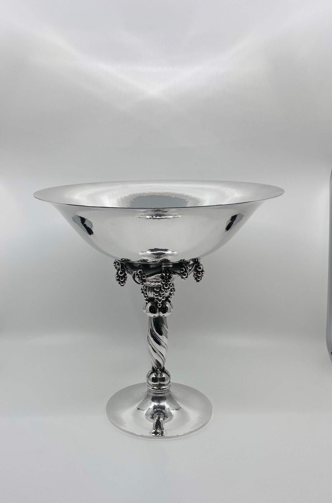 Art Nouveau Georg Jensen Sterling Silver Grape Tazza 264B For Sale