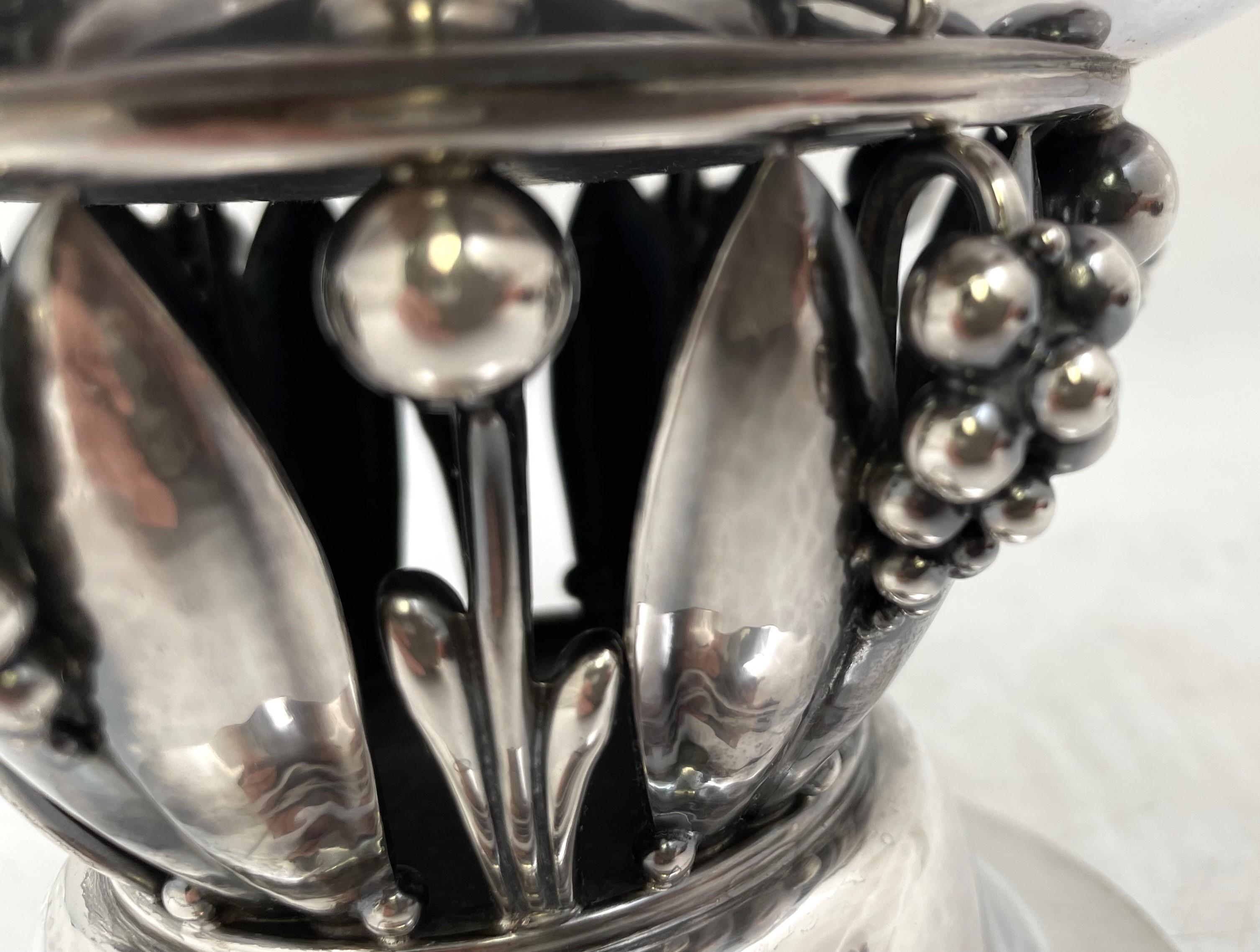 Argento Ciotola da centrotavola in argento martellato Georg Jensen #197C Stile Art Nouveau in vendita