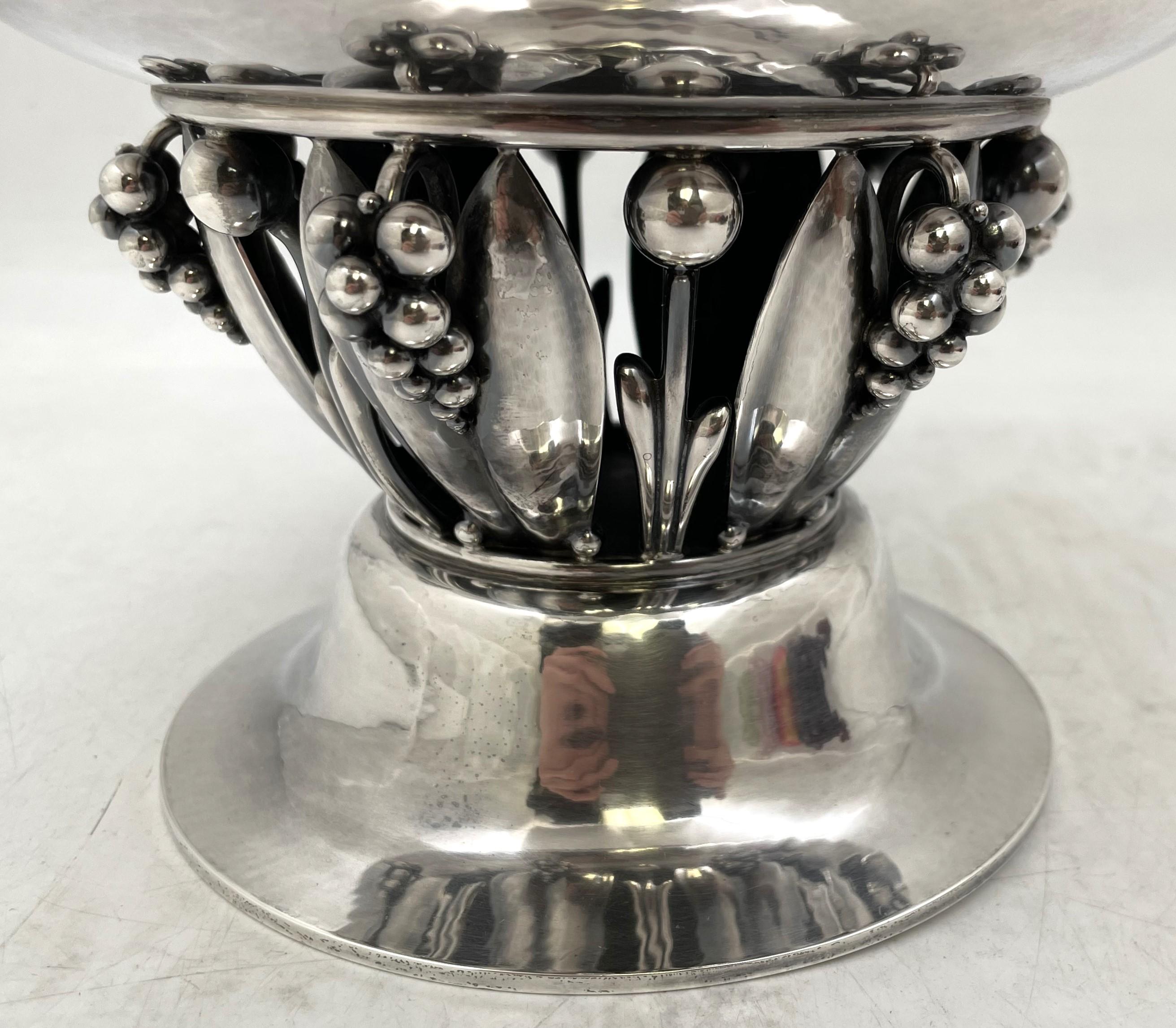 Ciotola da centrotavola in argento martellato Georg Jensen #197C Stile Art Nouveau in vendita 1