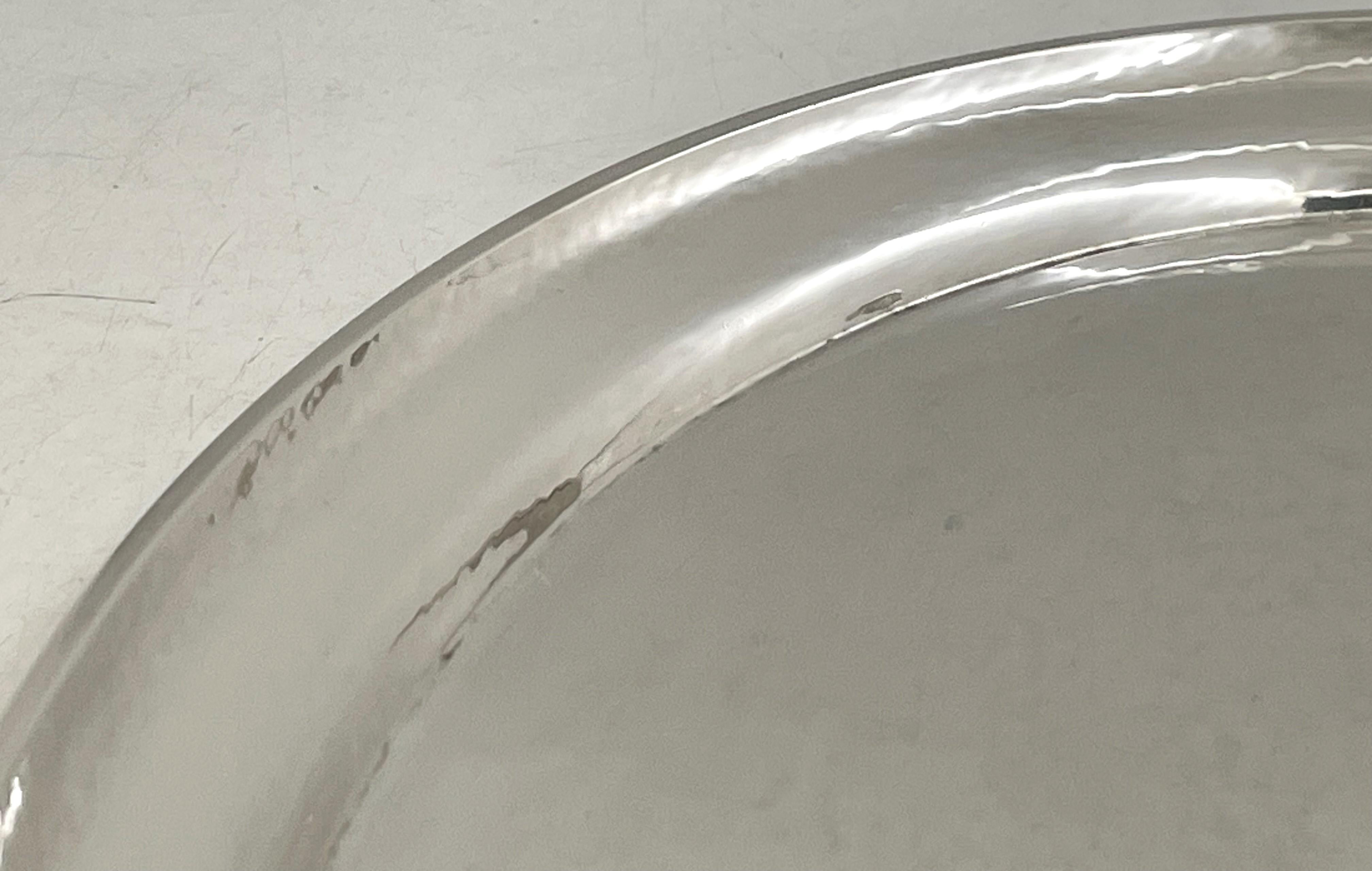 Georg Jensen Sterling Silver Hammered Platter Tray in Continental Pattern #223C Martillado en venta