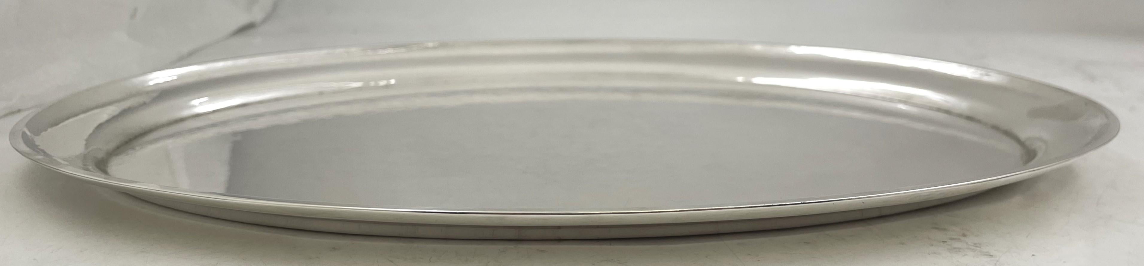 Georg Jensen Sterling Silver Hammered Platter Tray in Continental Pattern #223C siglo XX en venta