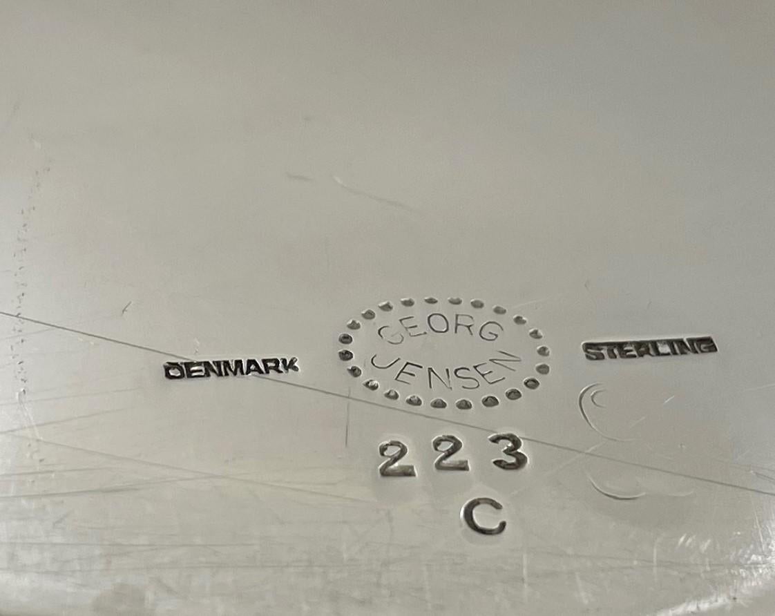 Georg Jensen Sterling Silver Hammered Platter Tray in Continental Pattern #223C en venta 1