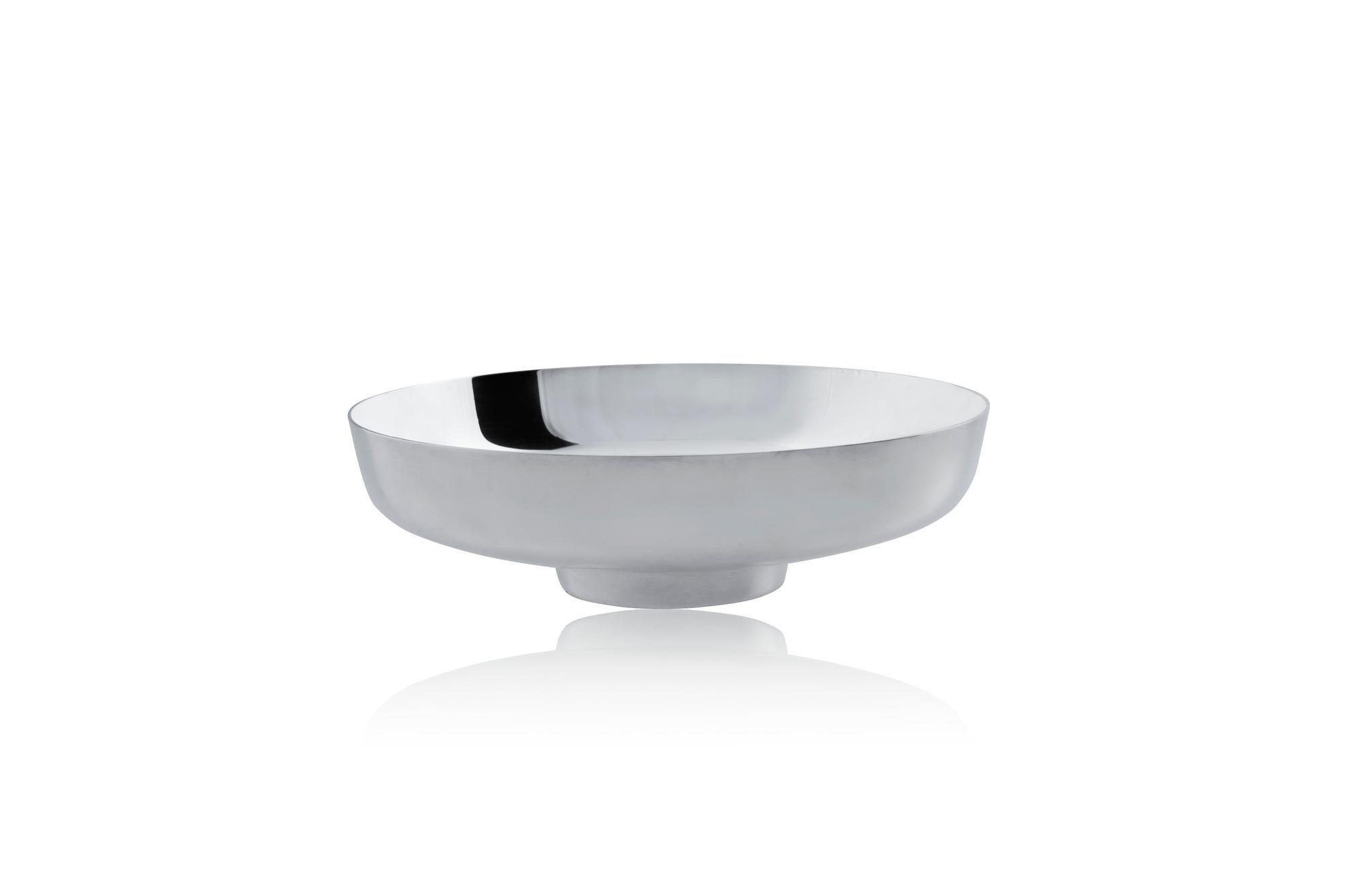 A Georg Jensen Mid-Century sterling silver bowl, design #1132B by Henning Koppel from the 1960’s.

Additional information:
Material: Sterling silver
Styles: Modern
Hallmarks: With Georg Jensen hallmark, made in Denmark. We currently have seven of