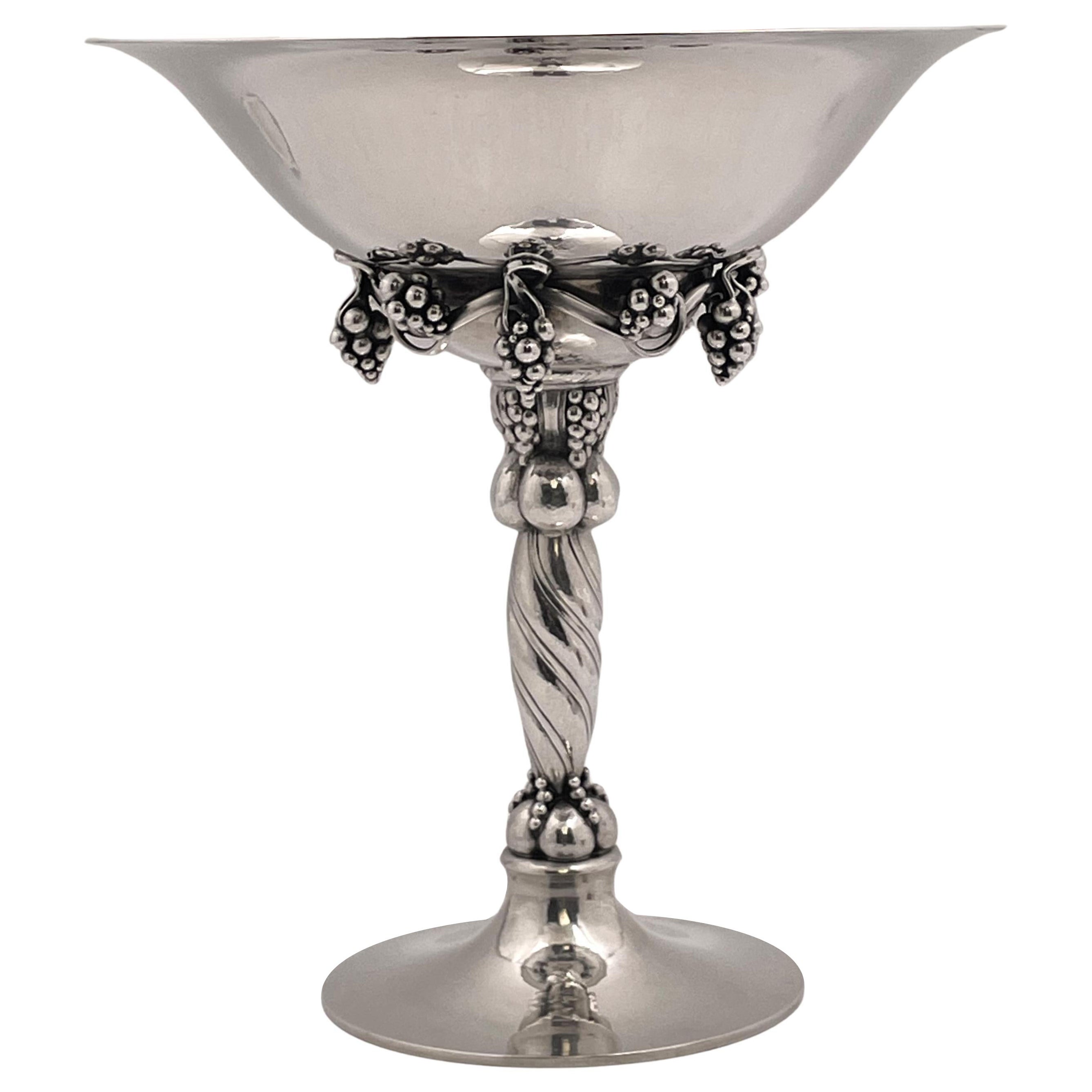 Georg Jensen, argento sterling, grande tazza/composta con motivo a grappolo d'uva #264A