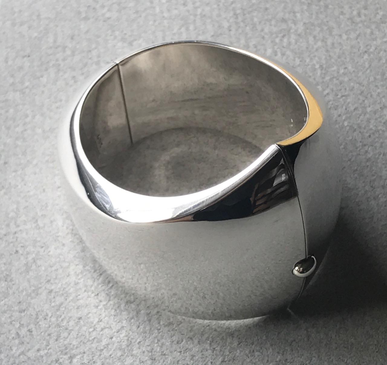 Georg Jensen Sterling Silver Modernist Cuff by Nanna Ditzel, No. 107 In Excellent Condition For Sale In San Francisco, CA