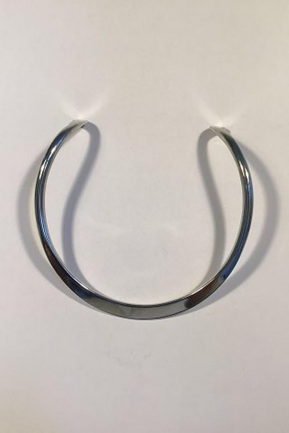 Georg Jensen Sterling Silver Neck Ring No 9A In Good Condition For Sale In Copenhagen, DK