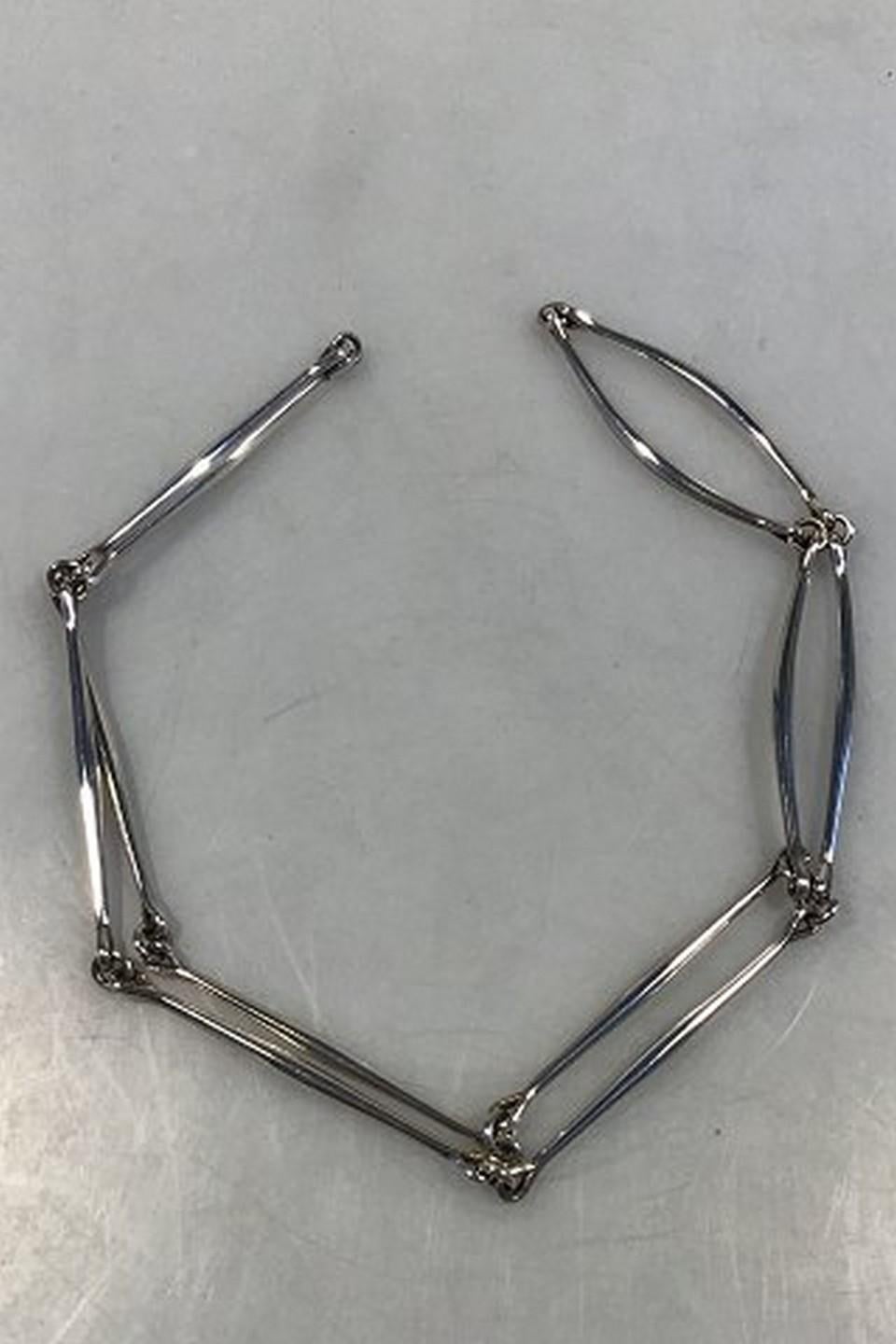 Georg Jensen Sterling Silber Halskette Nr. 175 Astrid Fog L 80 cm(31.49 in) Gewicht 54 gr1.90 oz
Art.Nr.: 369540