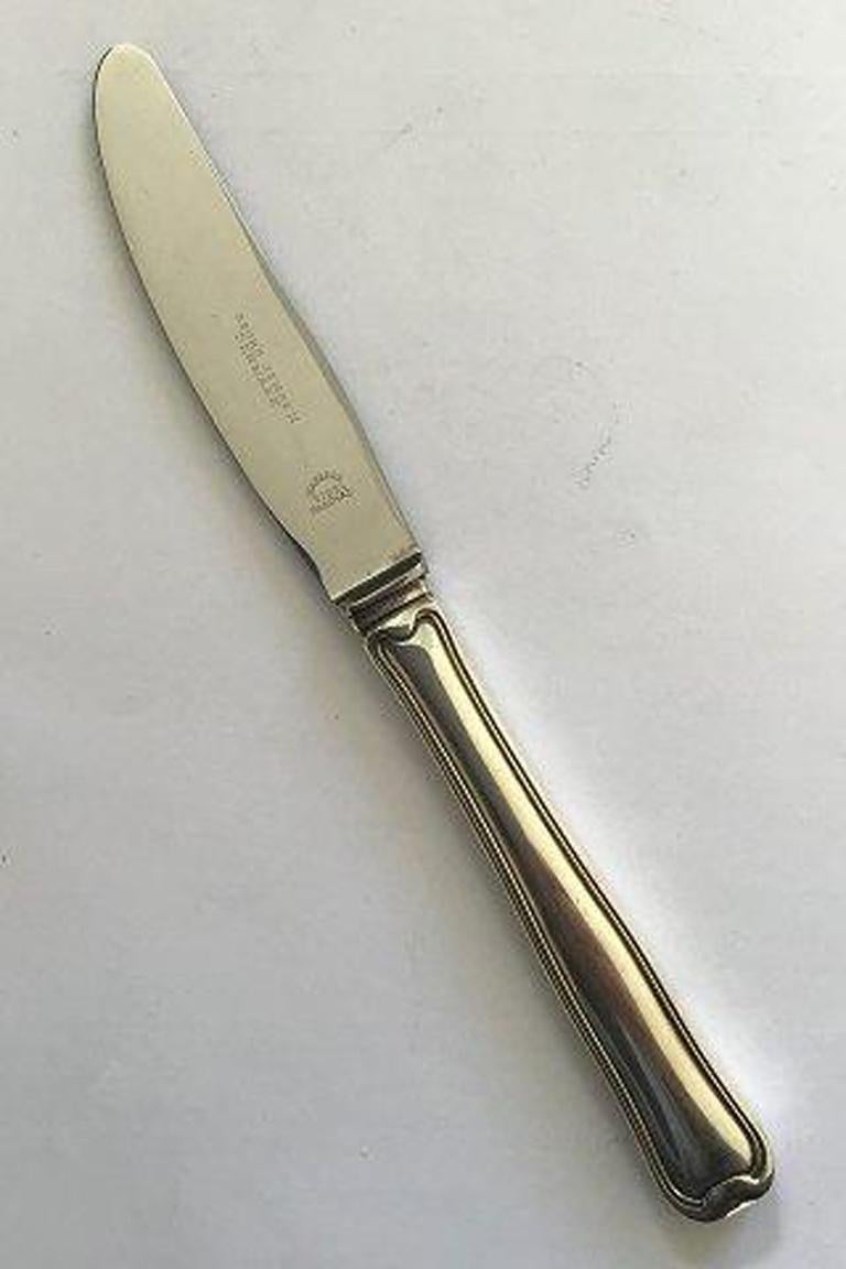 Georg Jensen sterling silver Old Danish dinner knife no 014 (Long handle).

Measures 22.2 cm(8 47/64 in).
 