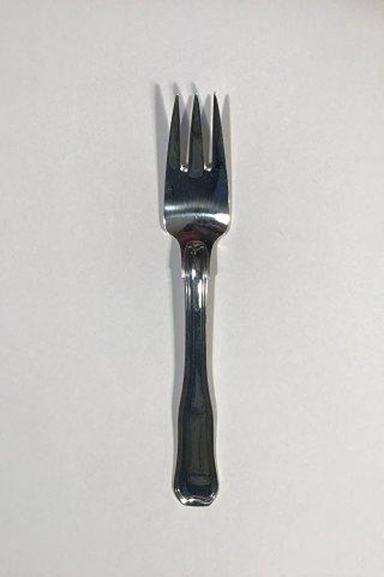 Georg Jensen Sterling Silver Old Danish Fish Fork No 061 In Good Condition For Sale In Copenhagen, DK