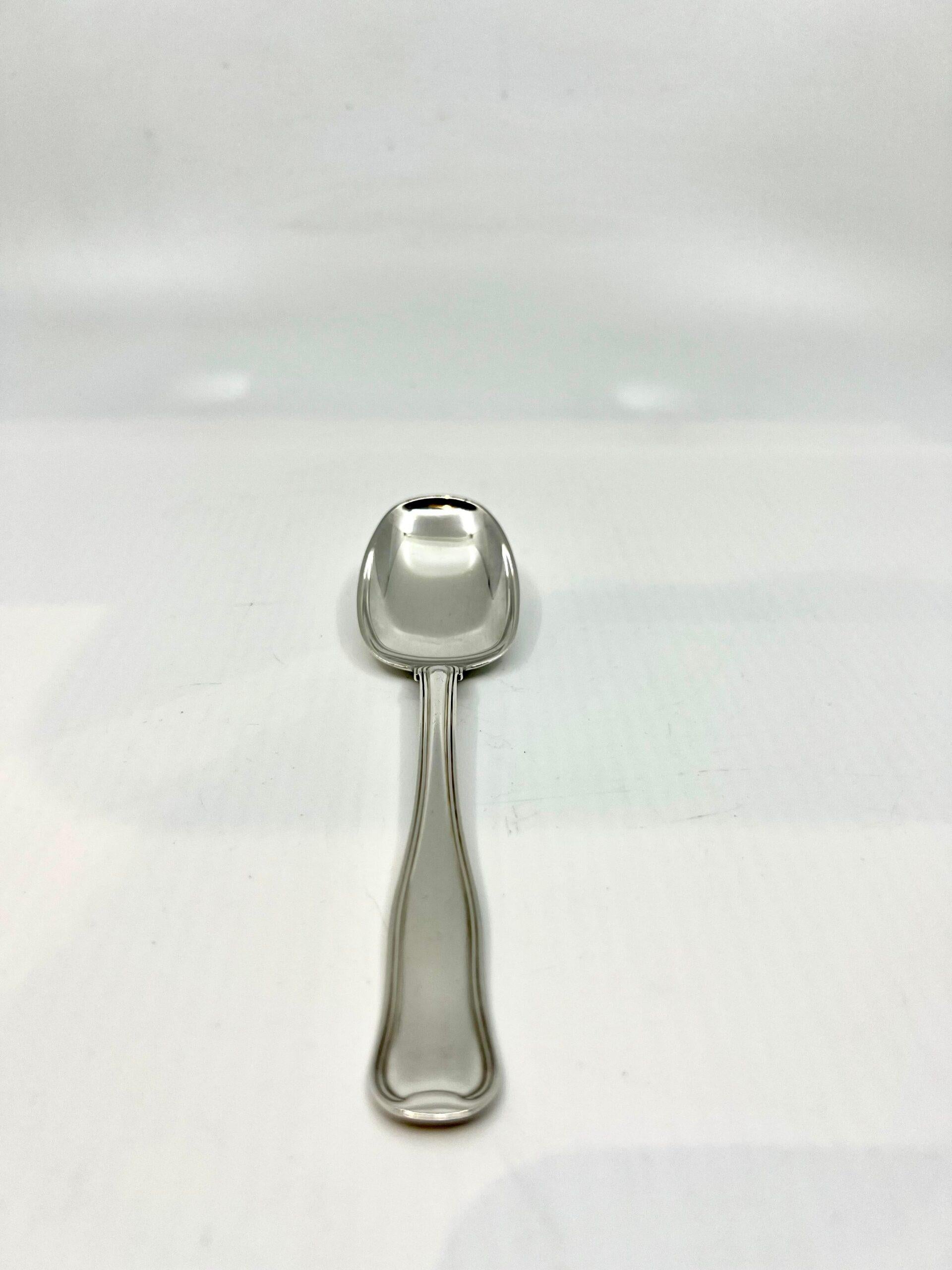Sterling silver Georg Jensen large teaspoon/child spoon, item 031 in the Old Danish pattern, design #100 by Harald Nielsen from 1947.

Additional information:
Material: Sterling silver
Styles: Art Deco
Hallmarks: Hallmarks: With Georg Jensen