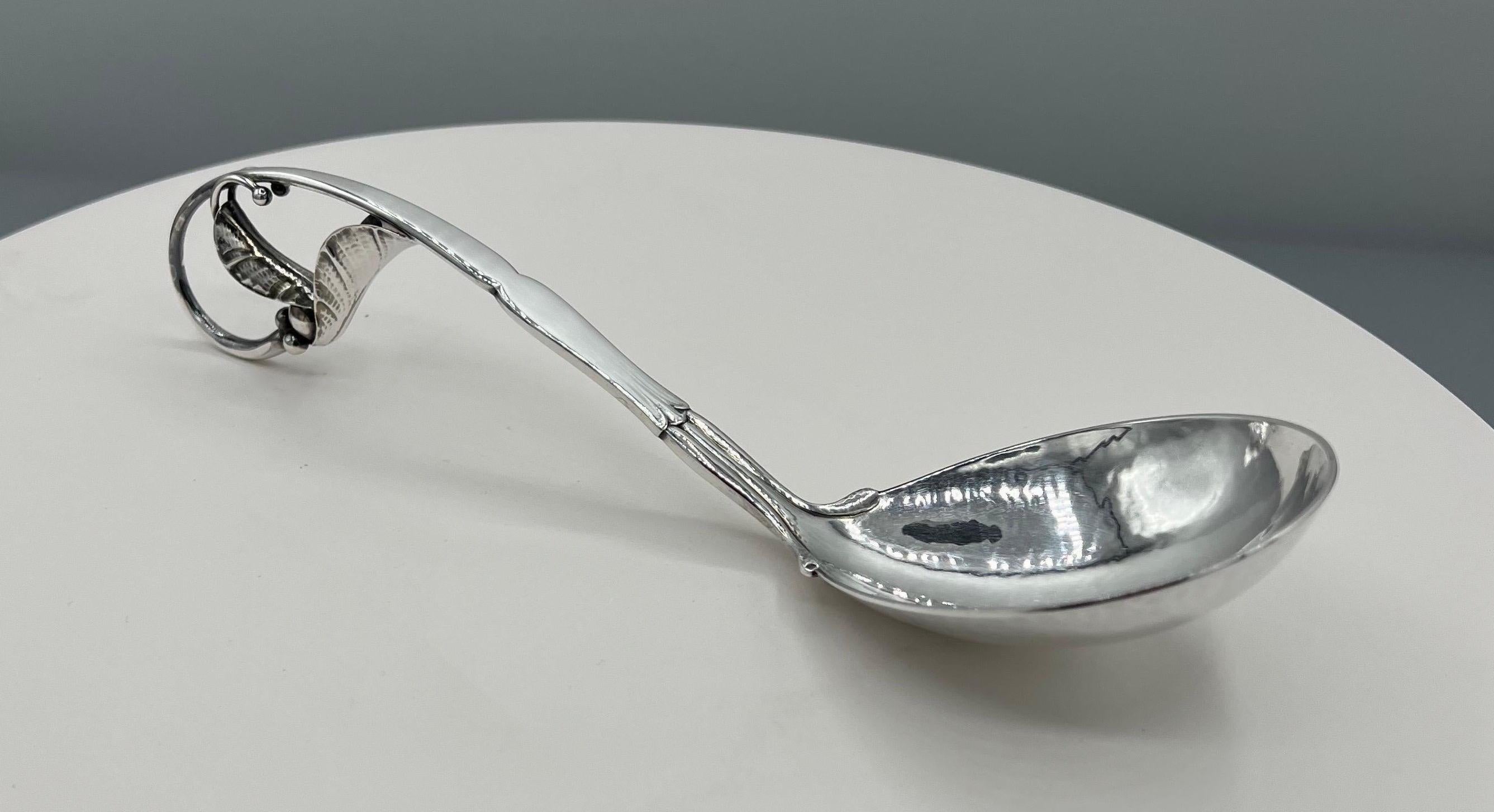 Georg Jensen Sterling Silver Ornamental Serving Spoon #141 In Good Condition For Sale In New York, NY