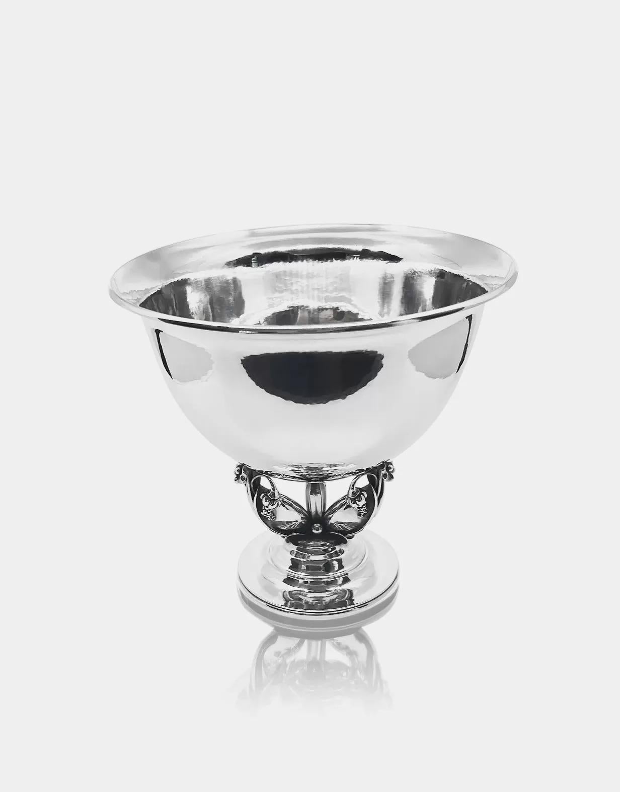 Georg Jensen Plata de Ley Cuenco ornamentado con uvas 468A Art Nouveau en venta
