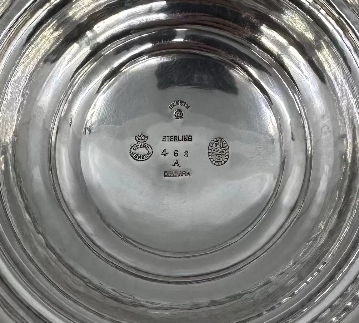 Georg Jensen Plata de Ley Cuenco ornamentado con uvas 468A Martillado en venta
