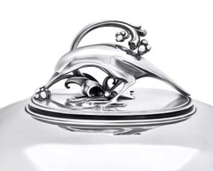 Plat à couvercle Art Déco Pyramid en argent sterling Georg Jensen des années 600