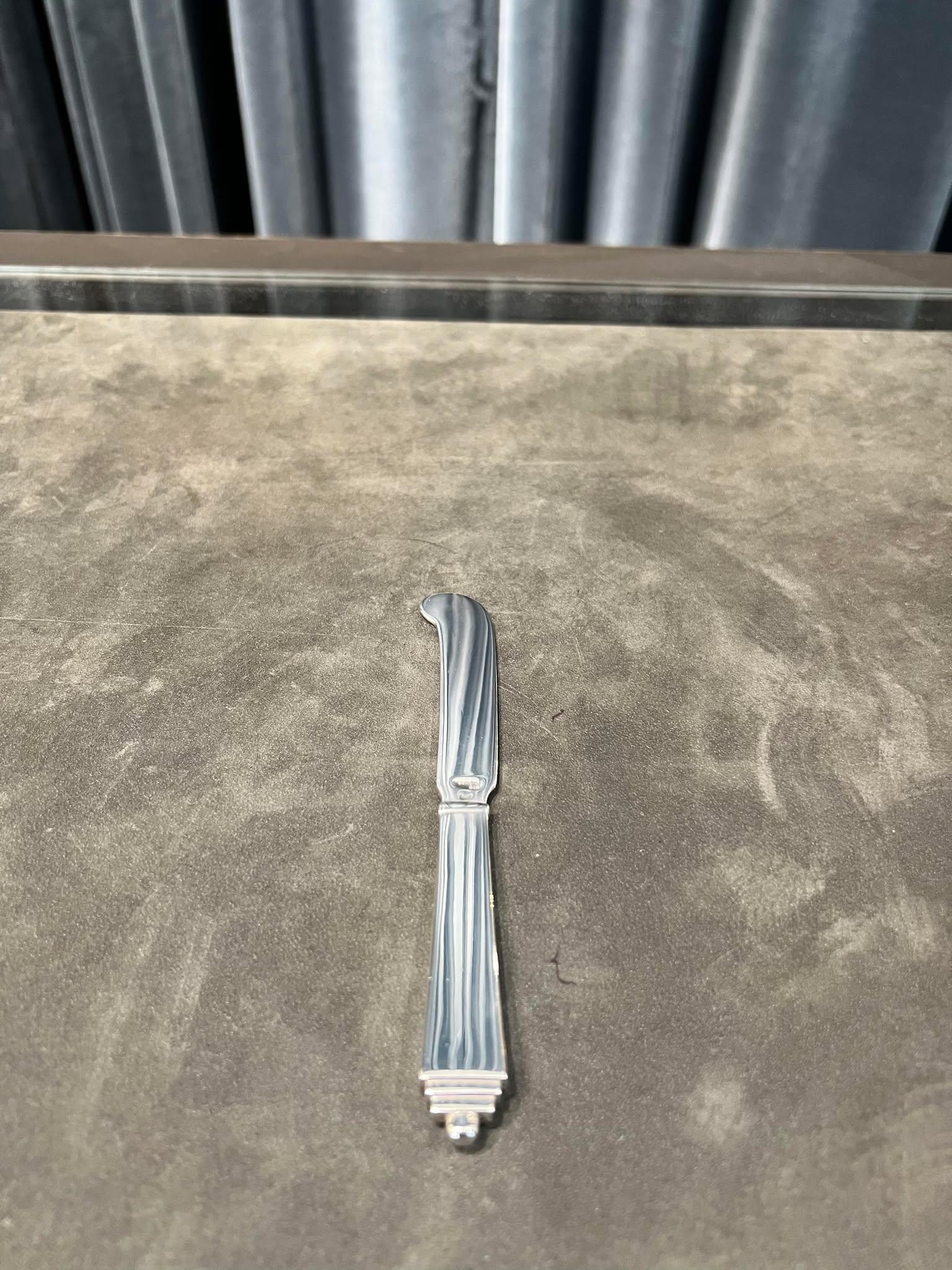 Georg Jensen Pyramiden-Buttermesser 046 aus Sterlingsilber (Dänisch) im Angebot