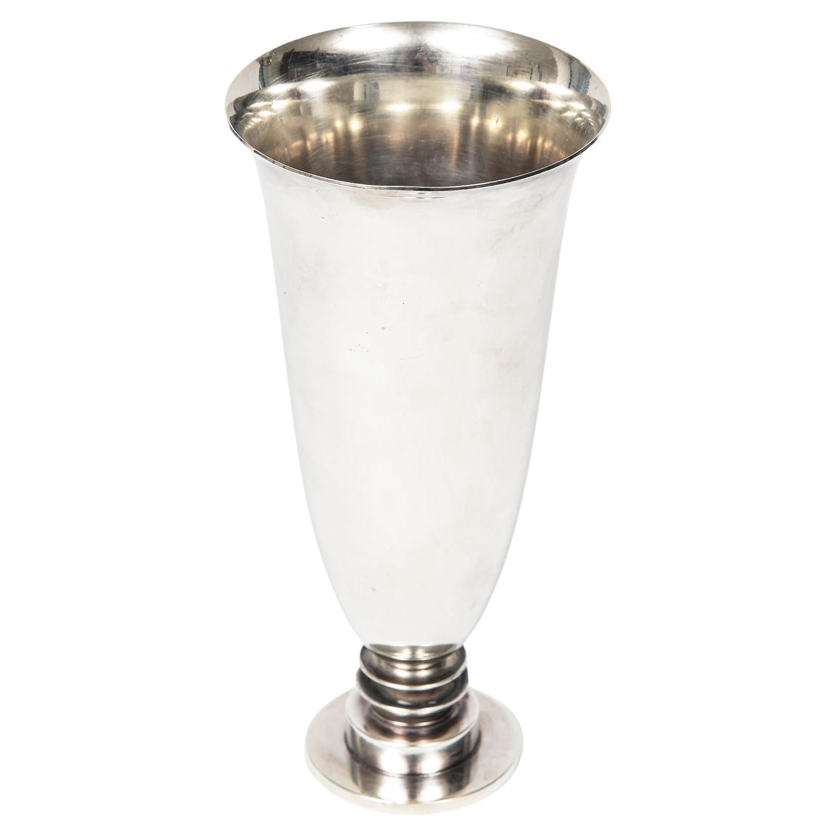 Vase pyramide en argent sterling Georg Jensen 676 par Harald Nielsen en vente