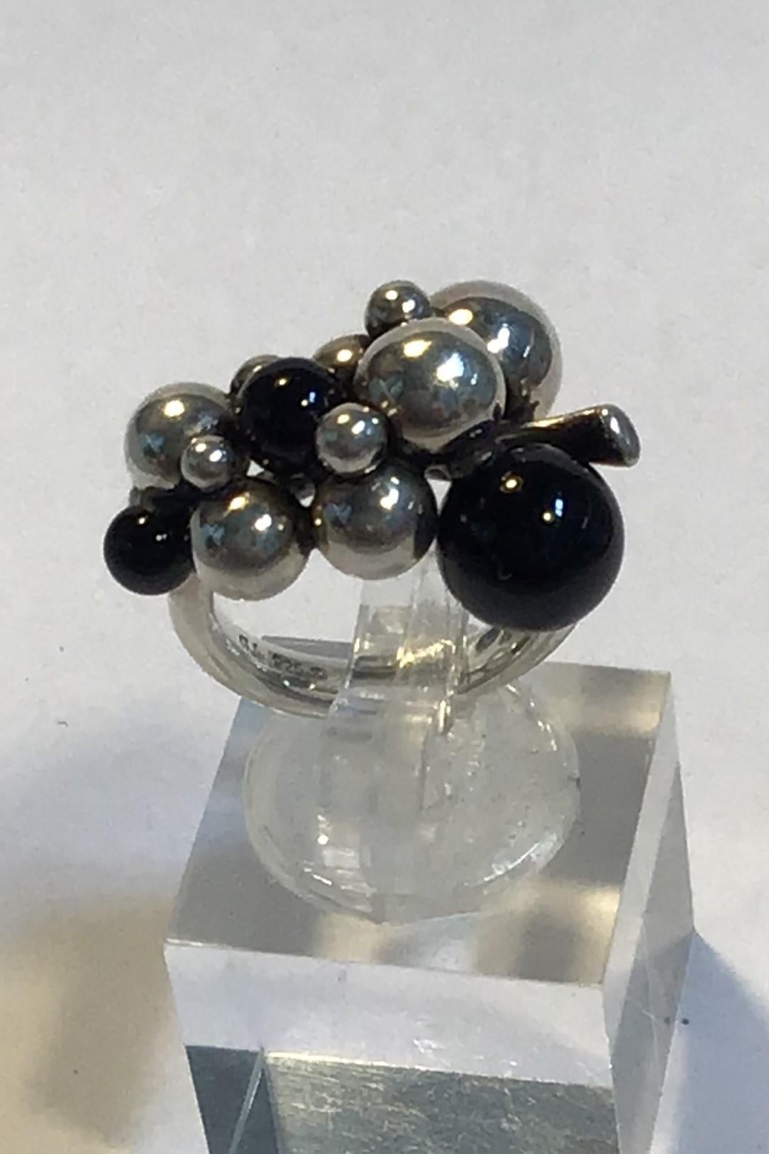 Georg Jensen Sterling Silver Ring Moonlight Grapes Onyx, Small 

Ring Size 48/US 4½ 
Weight 7.1gr/0.25 oz