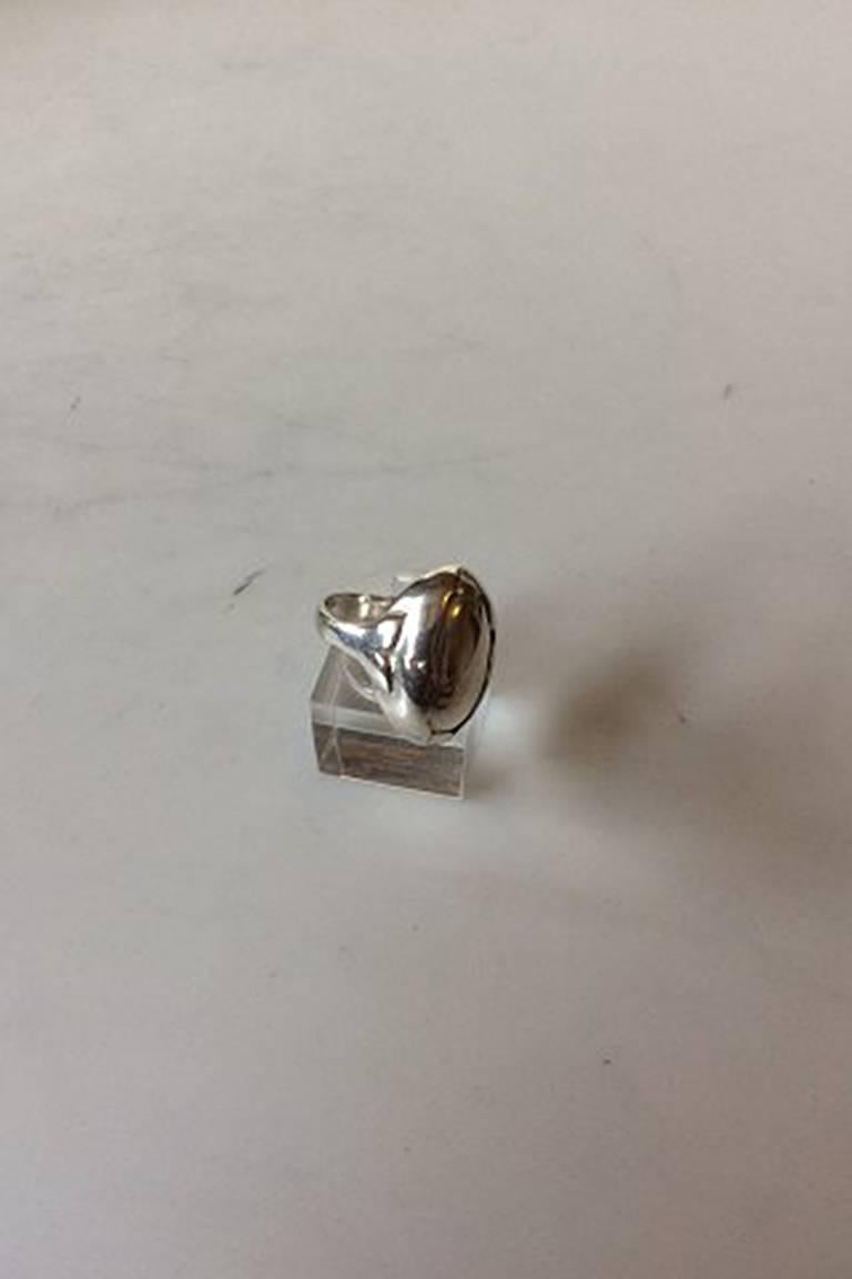 Georg Jensen Sterling Silver Ring No 29.
Ring Size 54 / US 6 3/4.
Weighs 6.2 g / 0.22 oz.

Marks from 1915-1925.