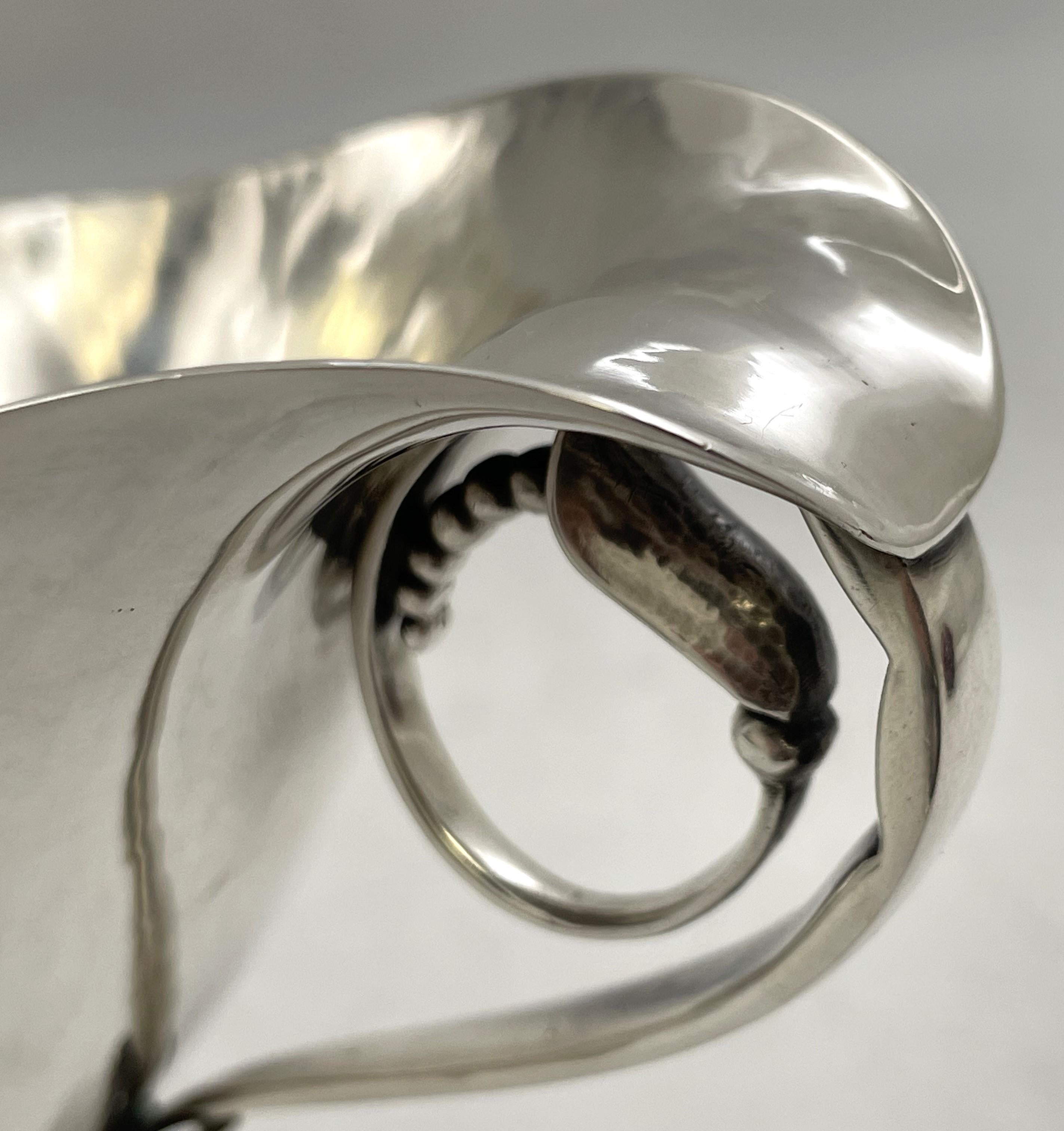 Georg Jensen Plato para servir/salsera de plata de ley con motivo de flores 177 en Bueno estado para la venta en New York, NY
