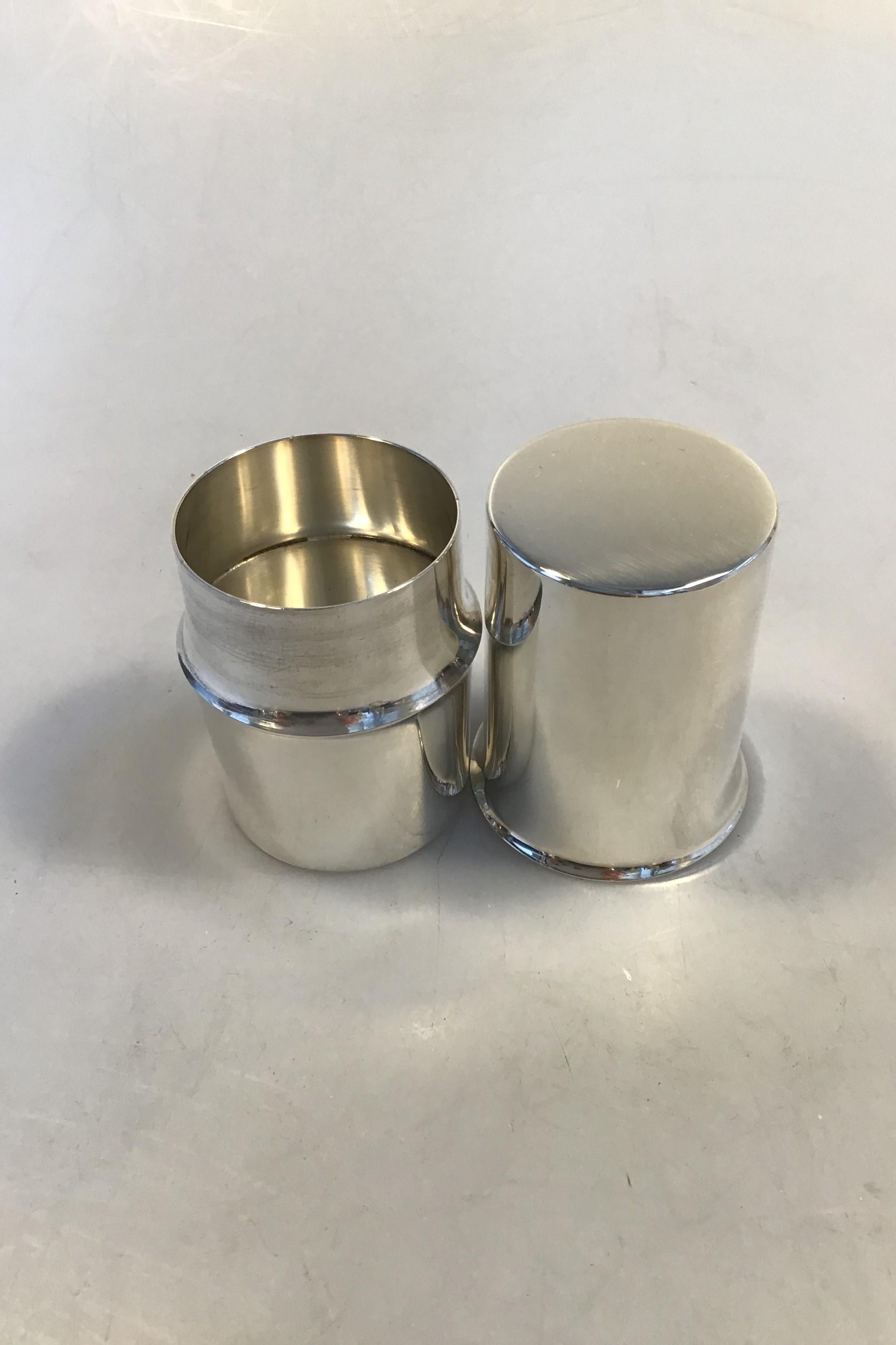 Georg Jensen Sterling Silver Shaker No 1142C Søren Georg Jensen

 H 10 cm(3.93 in) Diam 5.5 cm (2.16 in) 
Weight 150.4 gr/5.31 oz