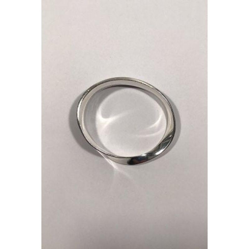 5.8cm to ring size