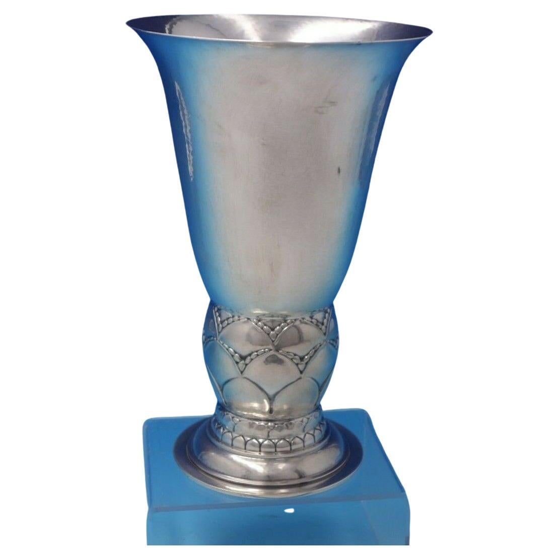 Vase en argent sterling Georg Jensen n°68 « n°4952 » en vente