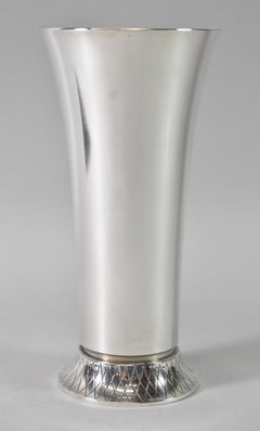 Vaso in argento Georg Jensen n. 819C di Sigvard Bernadotte