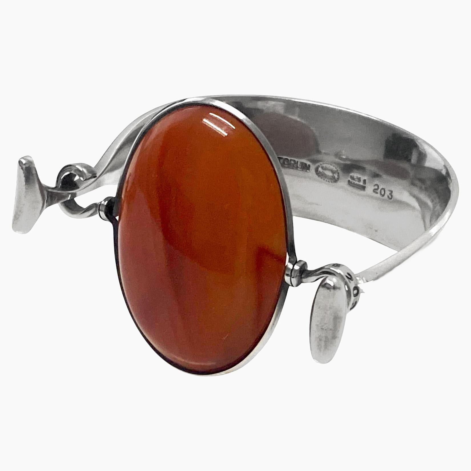 Taille cabochon Georg Jensen, bracelet jonc Torun en agate rouge n° 203 C. 1960 en vente