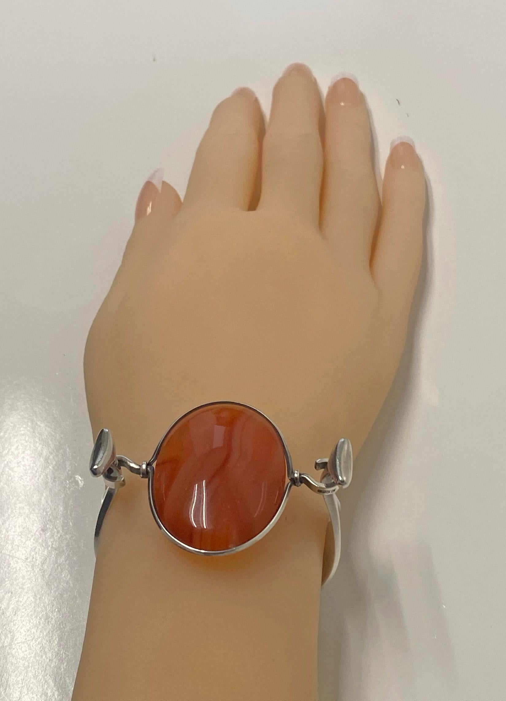 Georg Jensen, bracelet jonc Torun en agate rouge n° 203 C. 1960 en vente 3