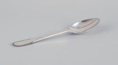 Georg Jensen. Deux cuillères à soupe en perles en argent 830. Daté de 1930.