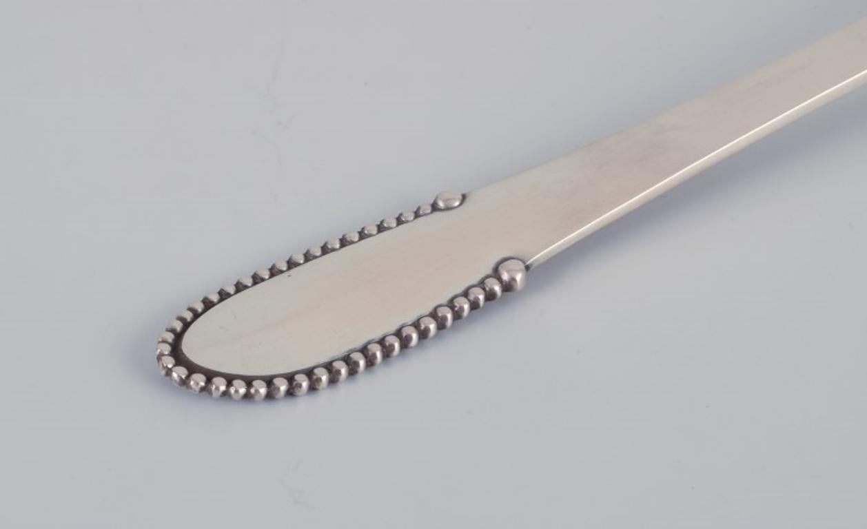 Georg Jensen. Zwei perlenbesetzte Esslöffel aus 830er Silber. Datiert 1930. im Zustand „Hervorragend“ im Angebot in Copenhagen, DK
