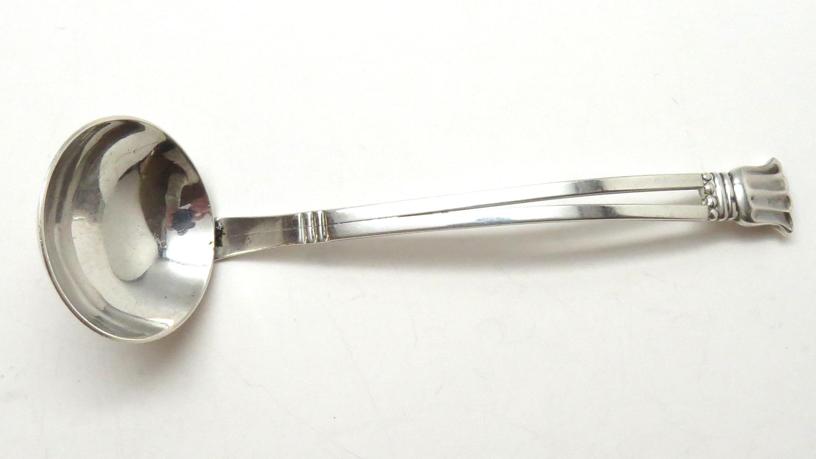 Américain Georg Jensen USA Louche à sauce à manche tulipe en argent sterling motif 105 en vente