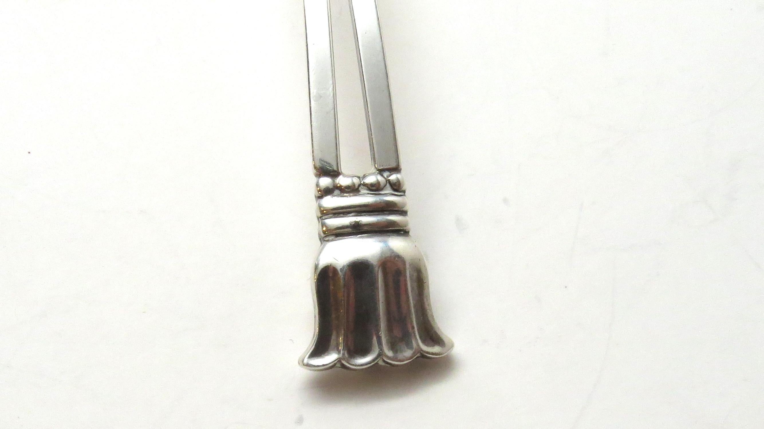 Georg Jensen USA Louche à sauce à manche tulipe en argent sterling motif 105 Bon état - En vente à Washington Depot, CT