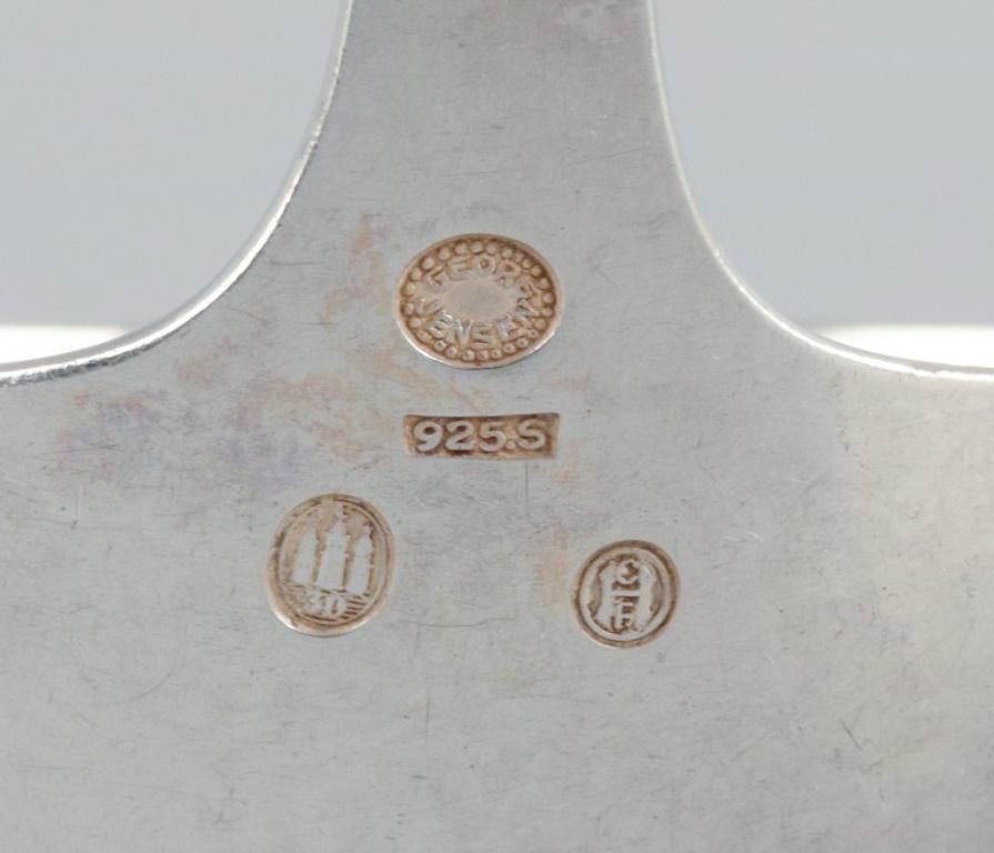 Georg Jensen, Viking, gravy ladle in sterling silver. With 1930 hallmark.  In Excellent Condition For Sale In Copenhagen, DK
