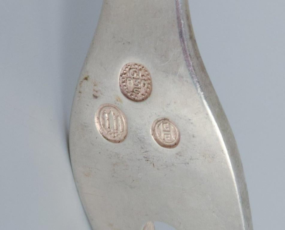 Georg Jensen, Viking, two cold meat forks/herring forks in 830 silver.  In Excellent Condition For Sale In Copenhagen, DK
