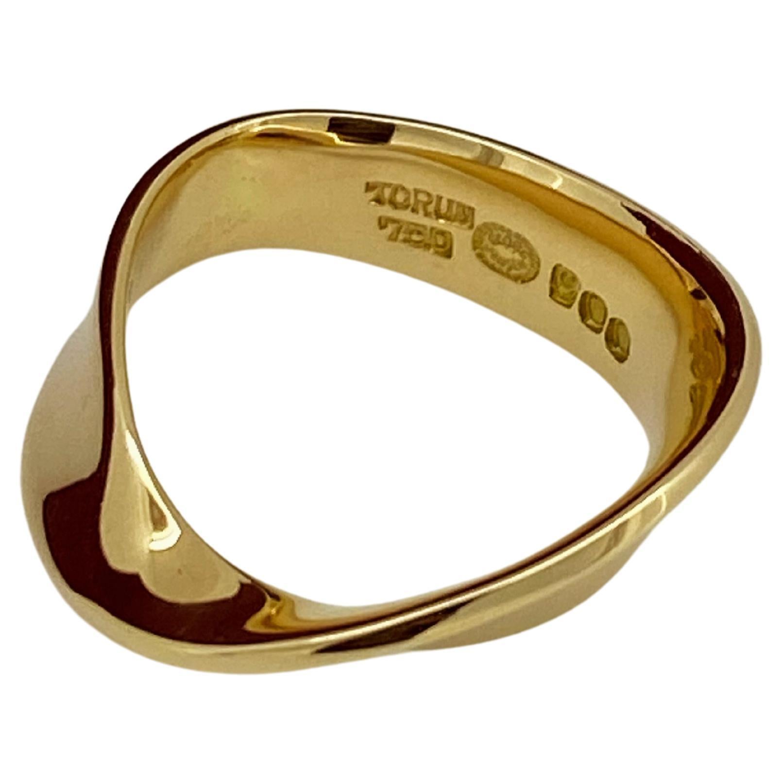 Ring number 900 + Box, Vivianna Torun Mobius Streifen 18K Gelbgold, Georg Jensen im Zustand „Hervorragend“ in MELBOURNE, AU