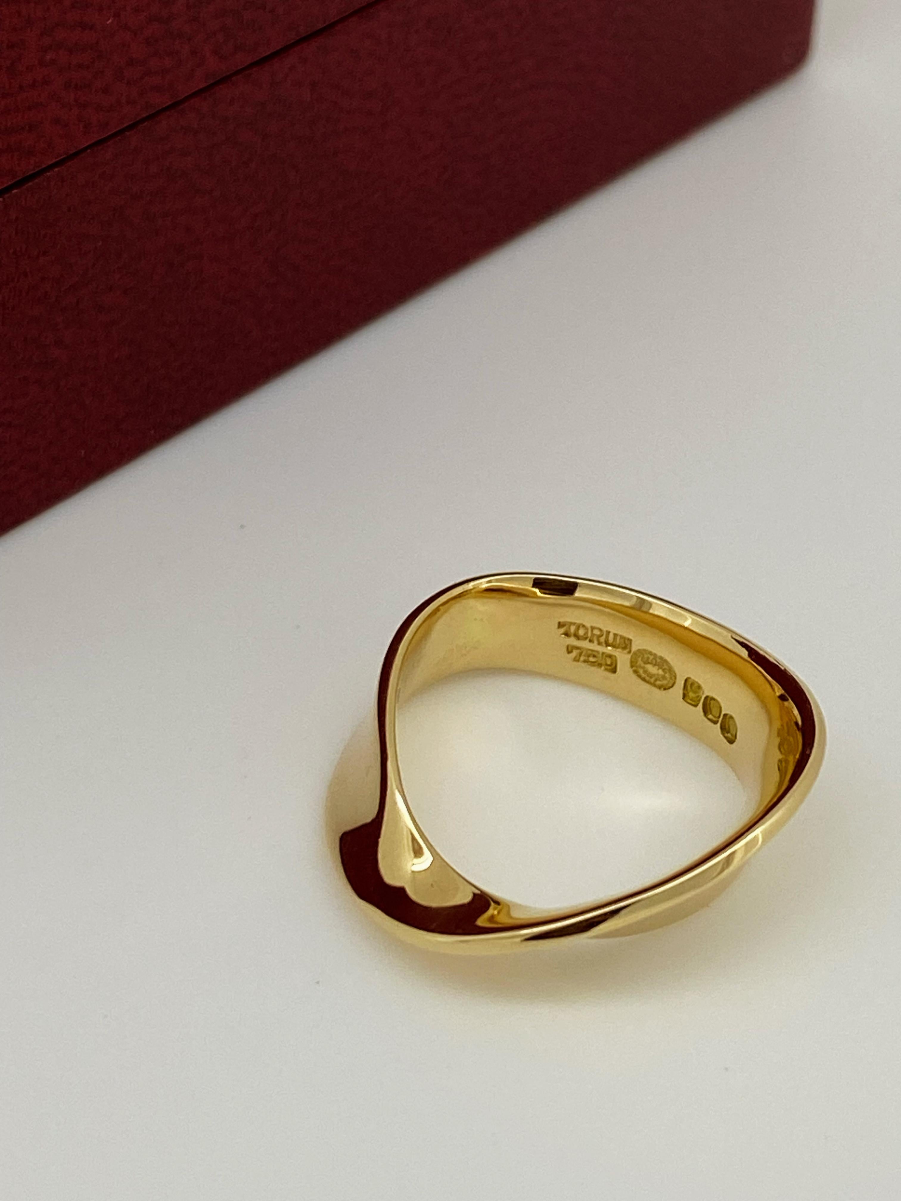 Ring number 900 + Box, Vivianna Torun Mobius Streifen 18K Gelbgold, Georg Jensen für Damen oder Herren