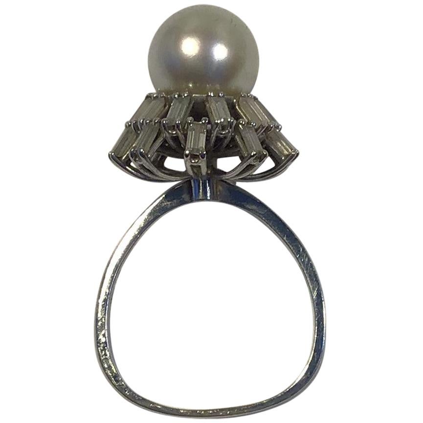 Georg Jensen & Wendel 18 Karat White Gold Ring with Pearl and Diamonds 1.4 Carat For Sale