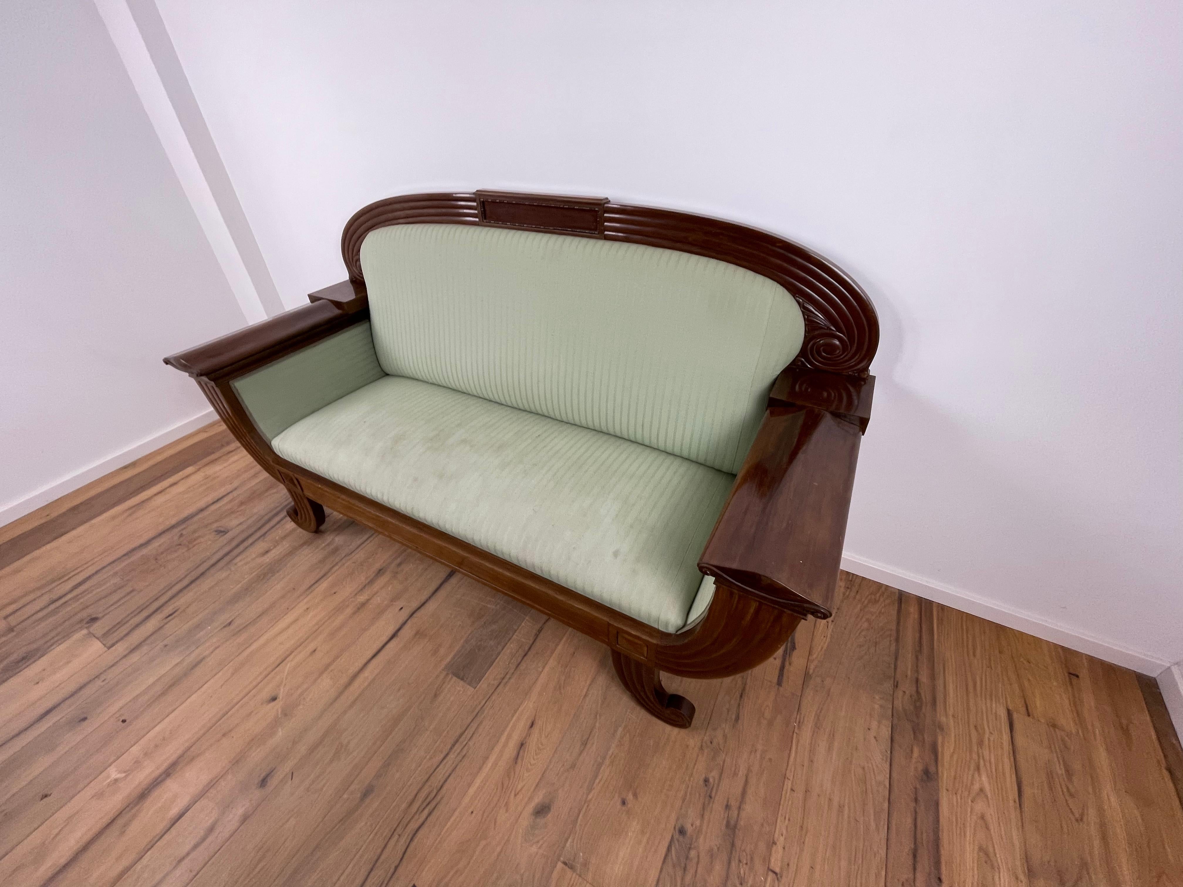 Art Deco Sofa in Walnut, with Original Green Fabric and finish by Georg Kofoed For Sale 5