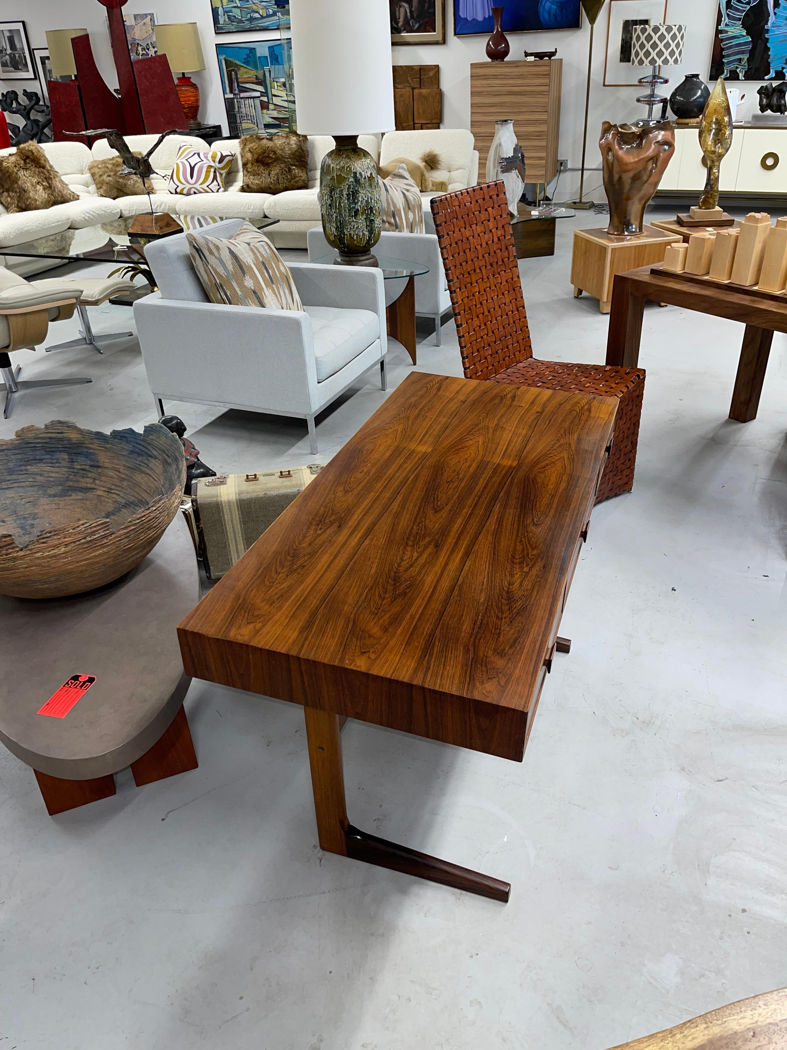 Bureau en bois de rose de Georg Petersens Bon état à Palm Springs, CA