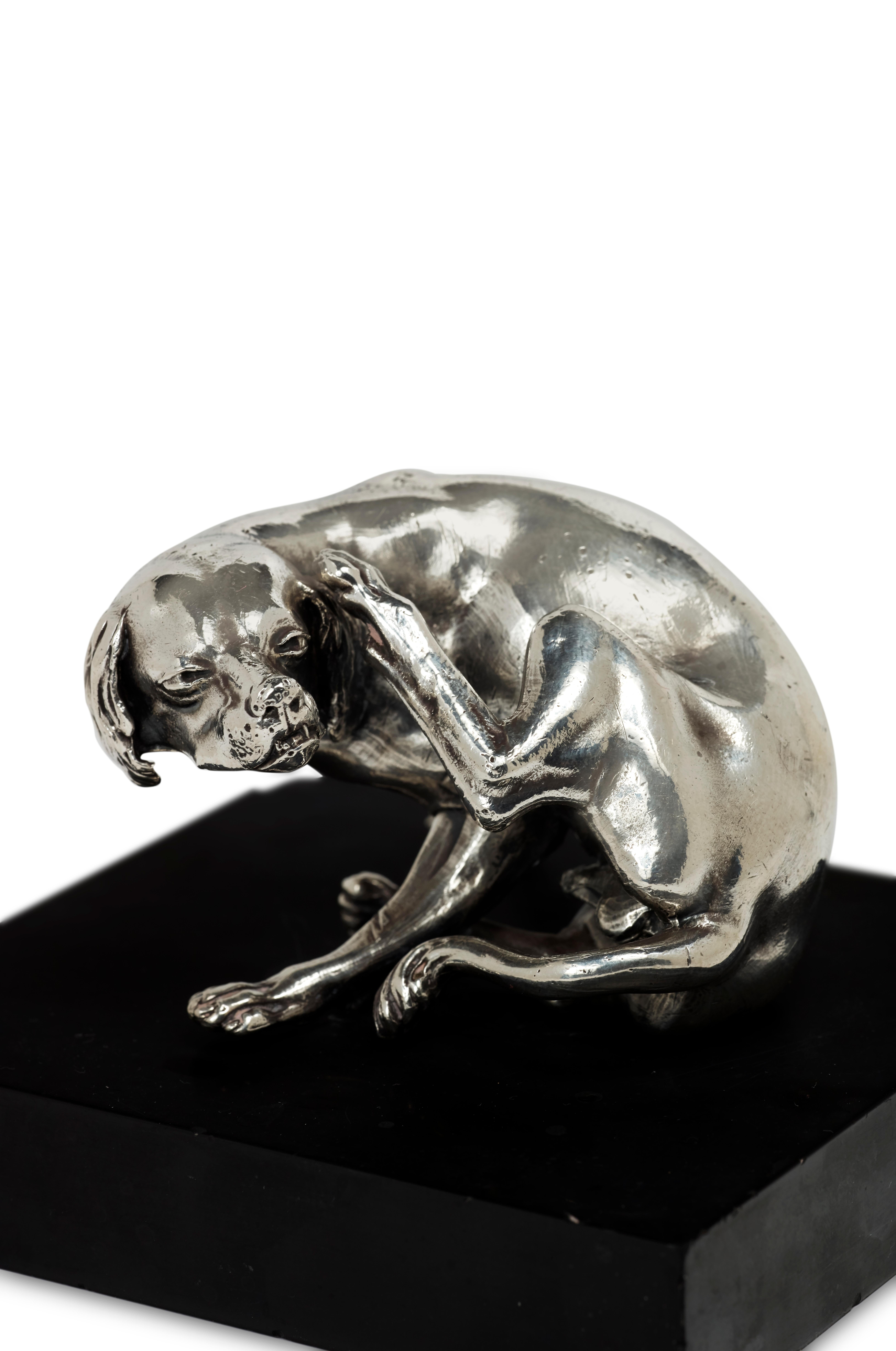 This amusing naturalistic sculpture in silver-plated pewter was probably made in the 17th century by Georg Schweigger. Inspired by a model created by another Nuremberg sculptor, Peter Flötner, it bears witness to the persistence during the baroque