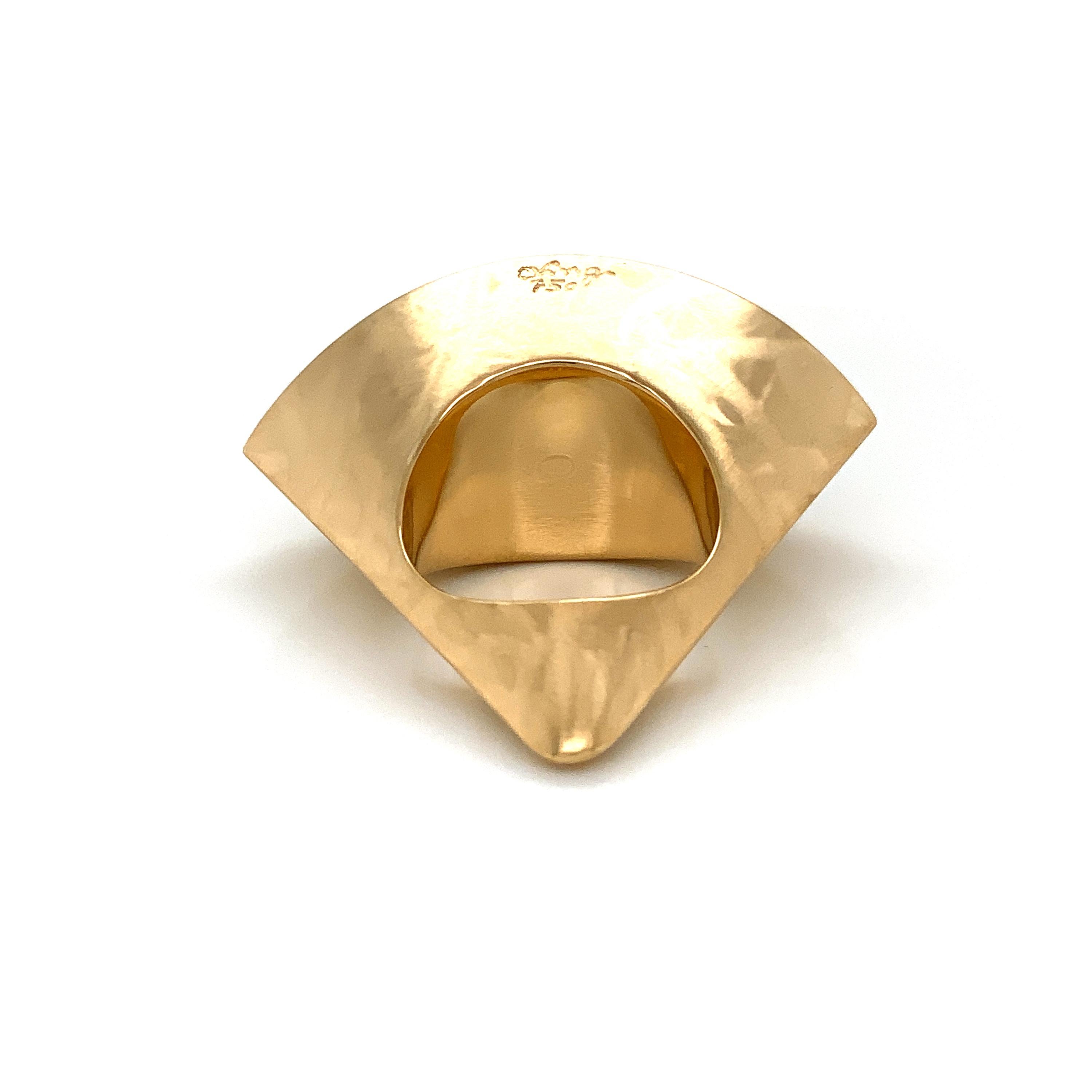 Round Cut  Georg Spreng - Eye Ring 18 Karat Yellow Gold with Round Natural Blue Tanzanite For Sale