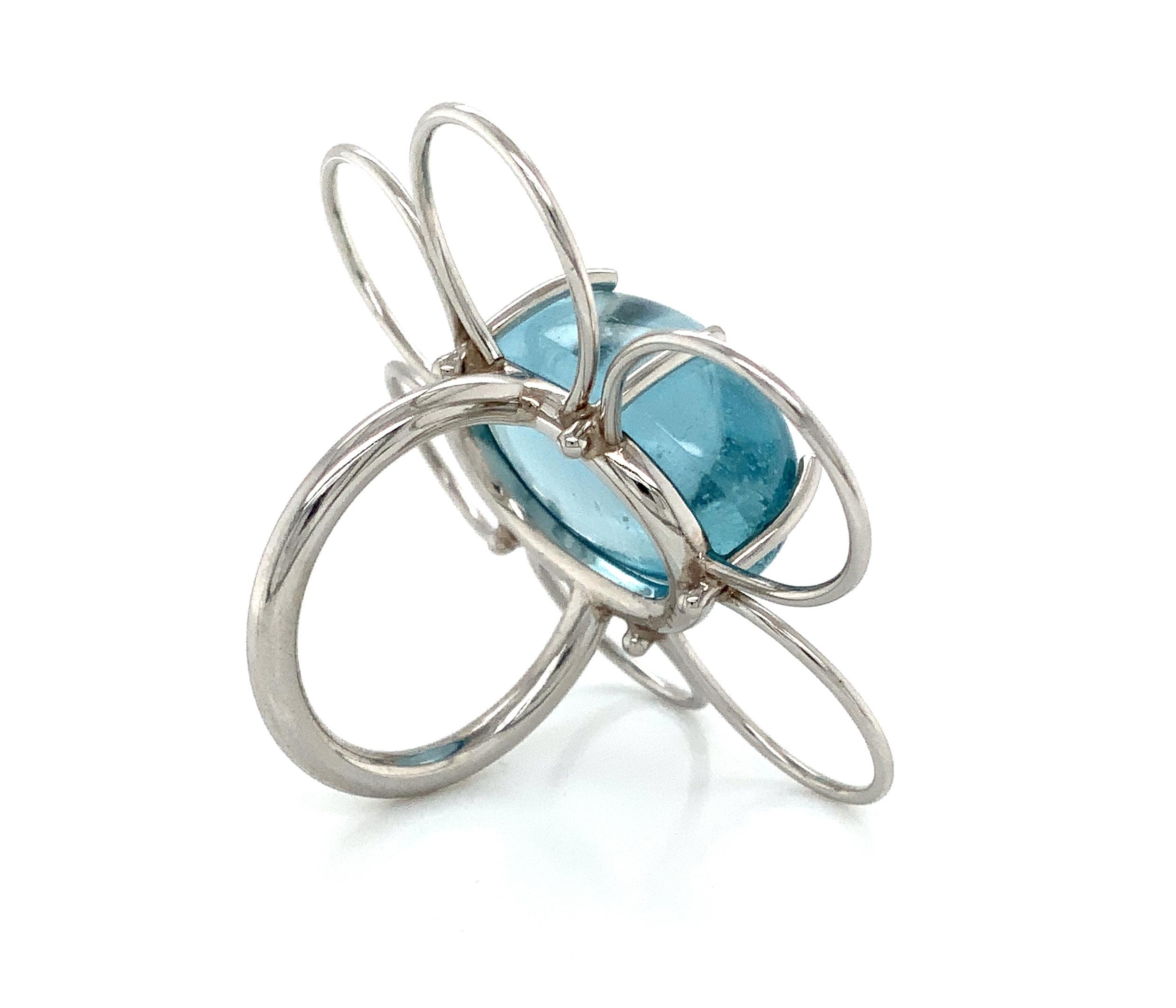 Georg Spreng - Quick Bug Ring Platinum 950 with Blue Aquamarine oval Cabochon In New Condition For Sale In Waldstetten, DE
