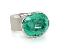 Georg Spreng - Solo Ring Platinum 950 with faceted Oval Green Emerald natural