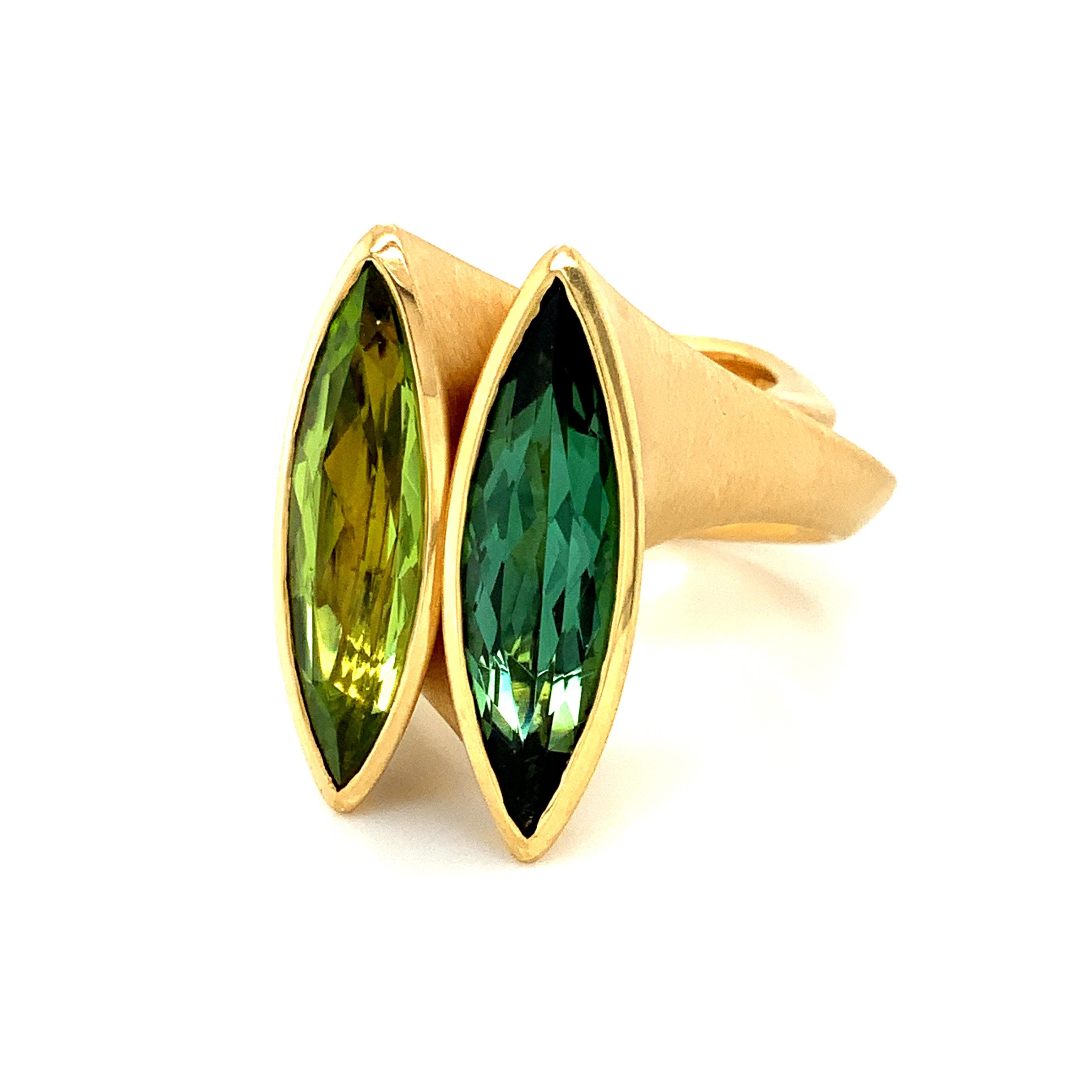  Georg Spreng - Twist Ring 18 Karat Yellow Gold with Green Tourmaline Marquise For Sale 2